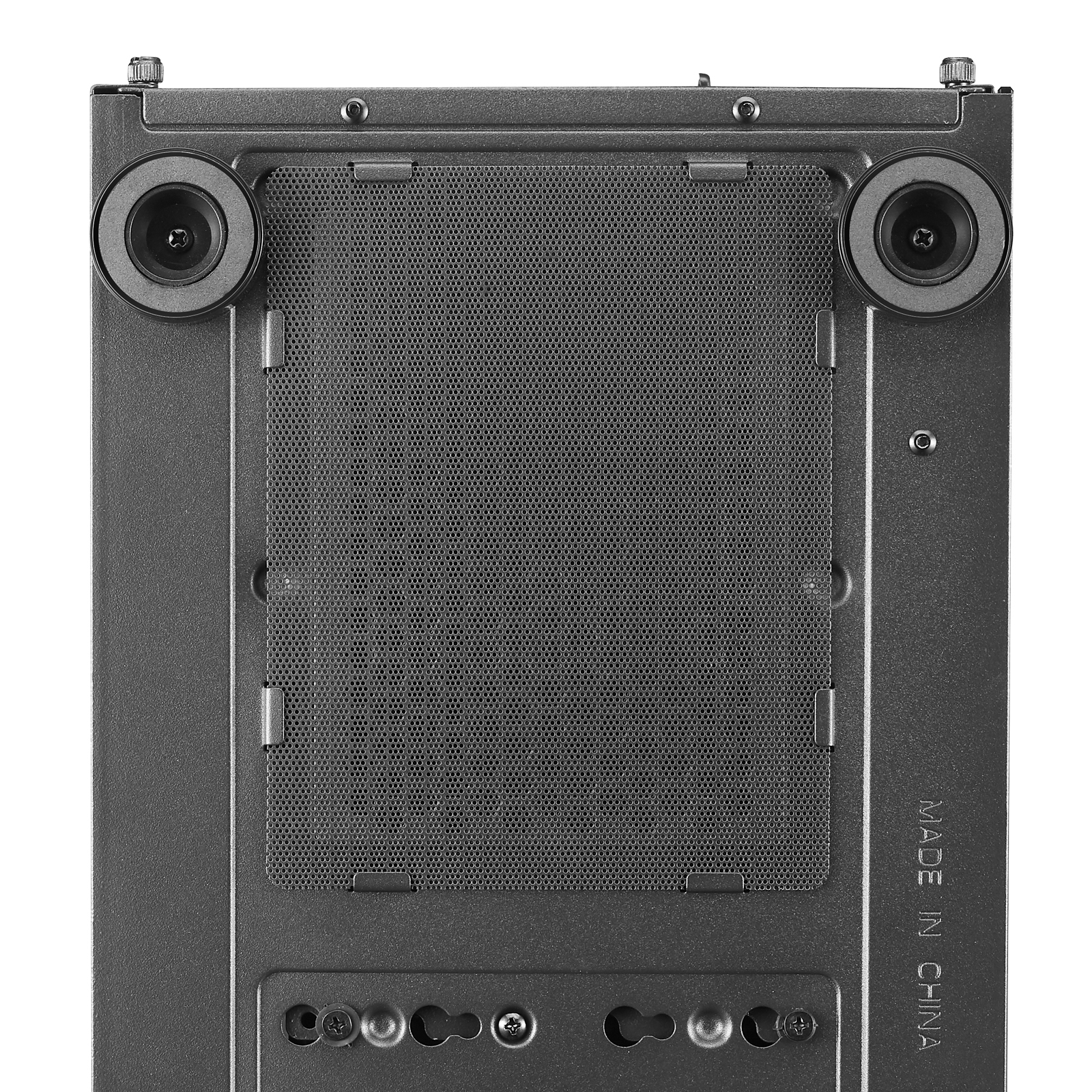 Parte inferiore di un case per computer, che mostra un pannello a rete e l'hardware di montaggio.