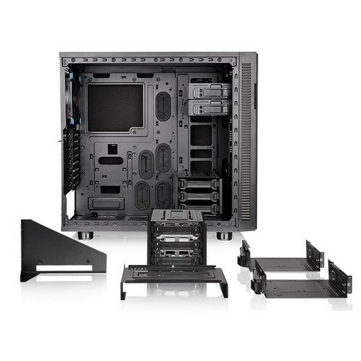 Computergehäuse-Inneres, zerlegt, zeigt Komponenten.