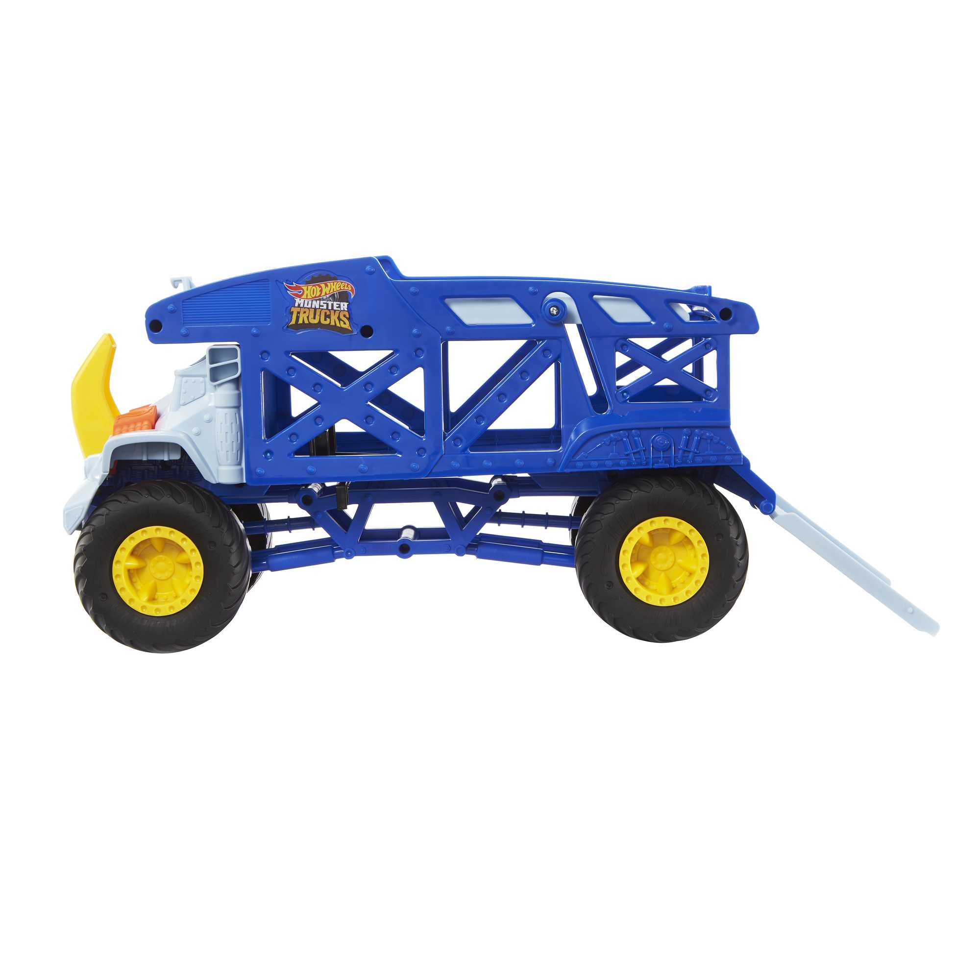 Niebiesko-biała zabawka monster truck, żółte koła, na białym tle.