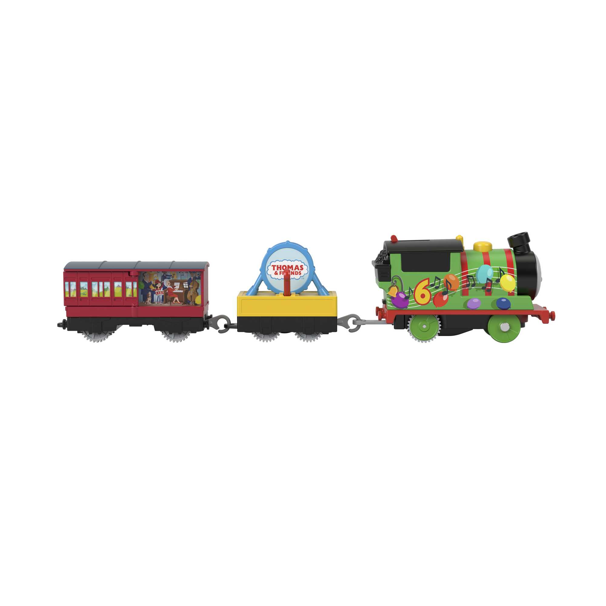 Ein grüner Spielzeugzug mit einem roten Wagen und einem gelben Auto auf weißem Hintergrund.