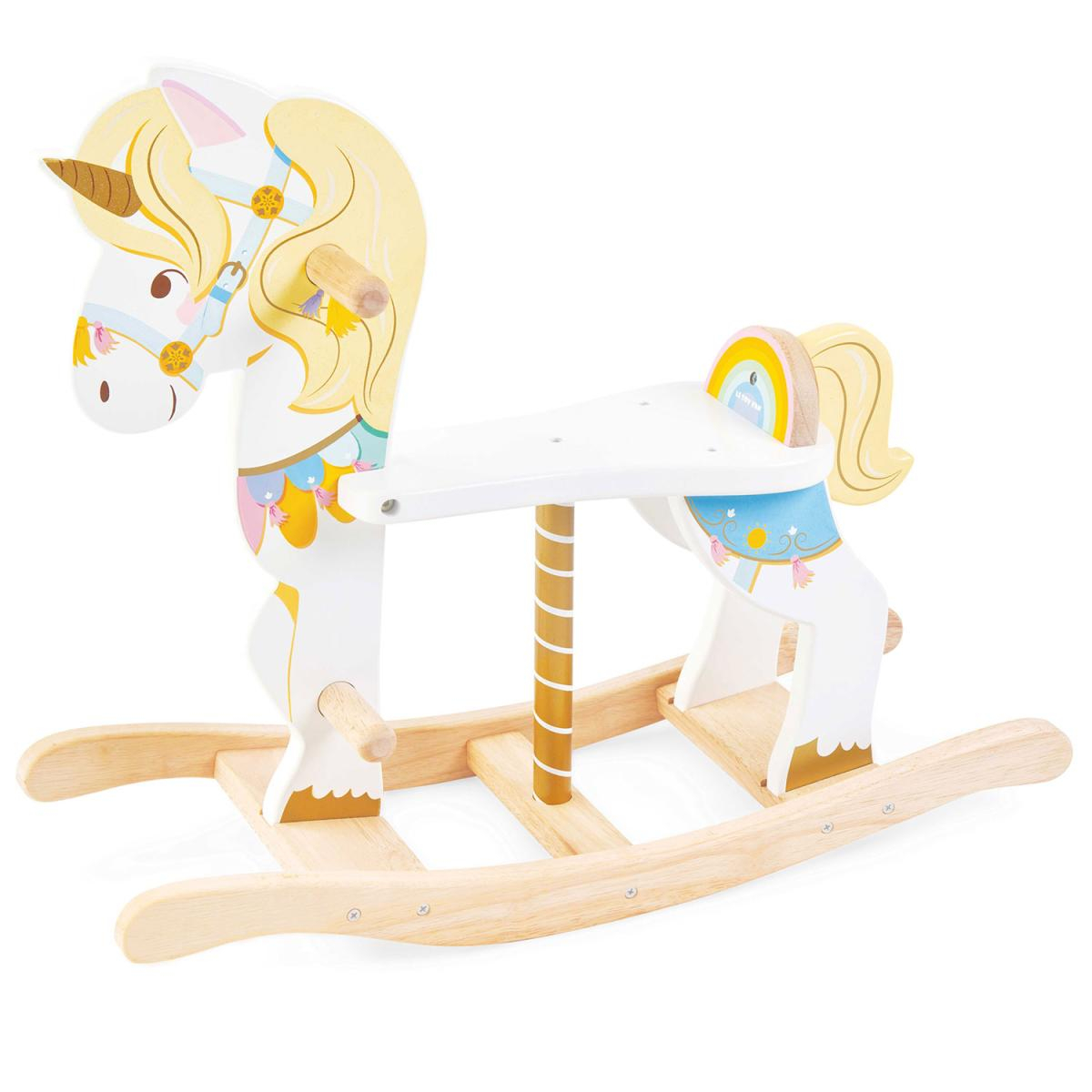 Schaukelpferd aus Holz, weißer Körper, blonde Mähne und Schweif. Beiges Schaukelgestell.