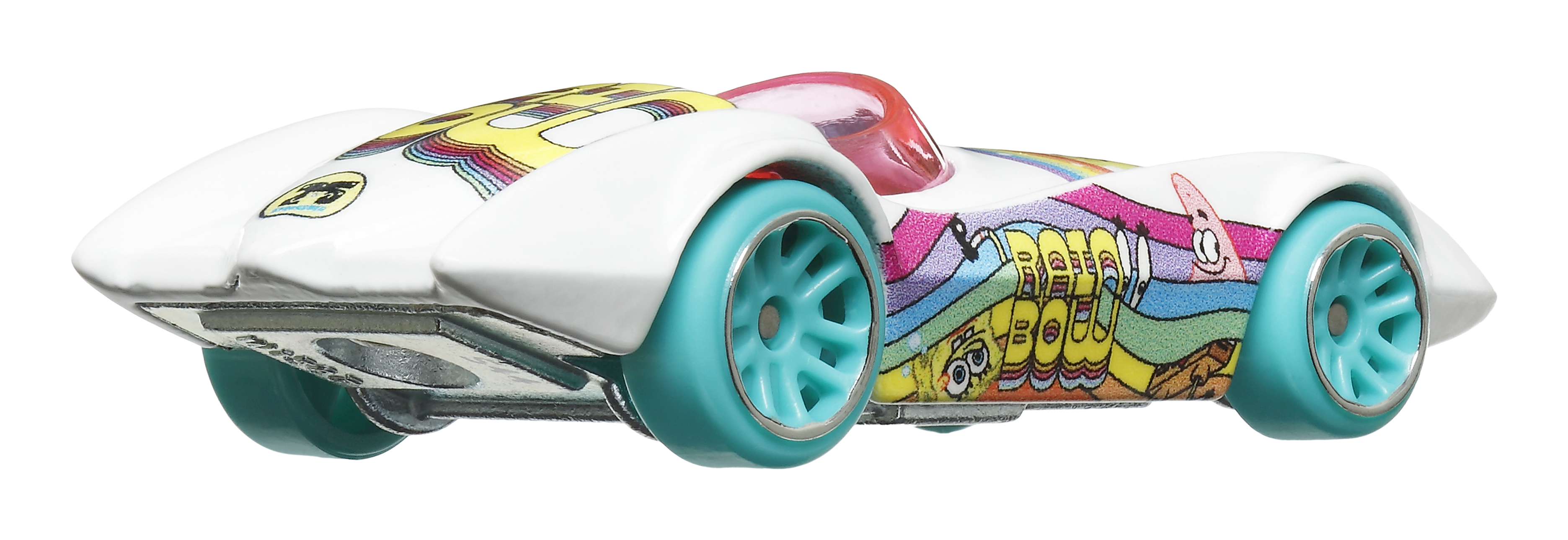 Weißes Spielzeugauto mit bunten SpongeBob- und Patrick-Designs. Das Auto hat blaue Räder und eine rote Windschutzscheibe.