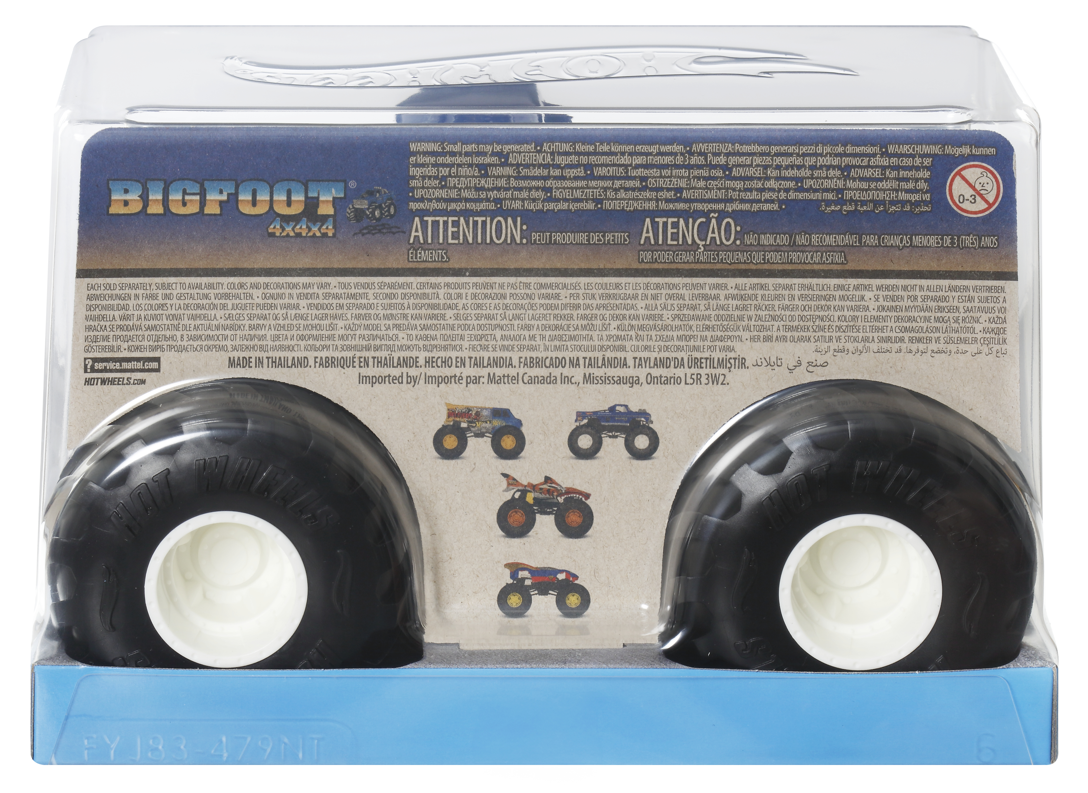 Eine Packung Hot Wheels Bigfoot Monster Truck Reifen. Enthält Reifen und Miniatur-Trucks. Weißer Hintergrund.