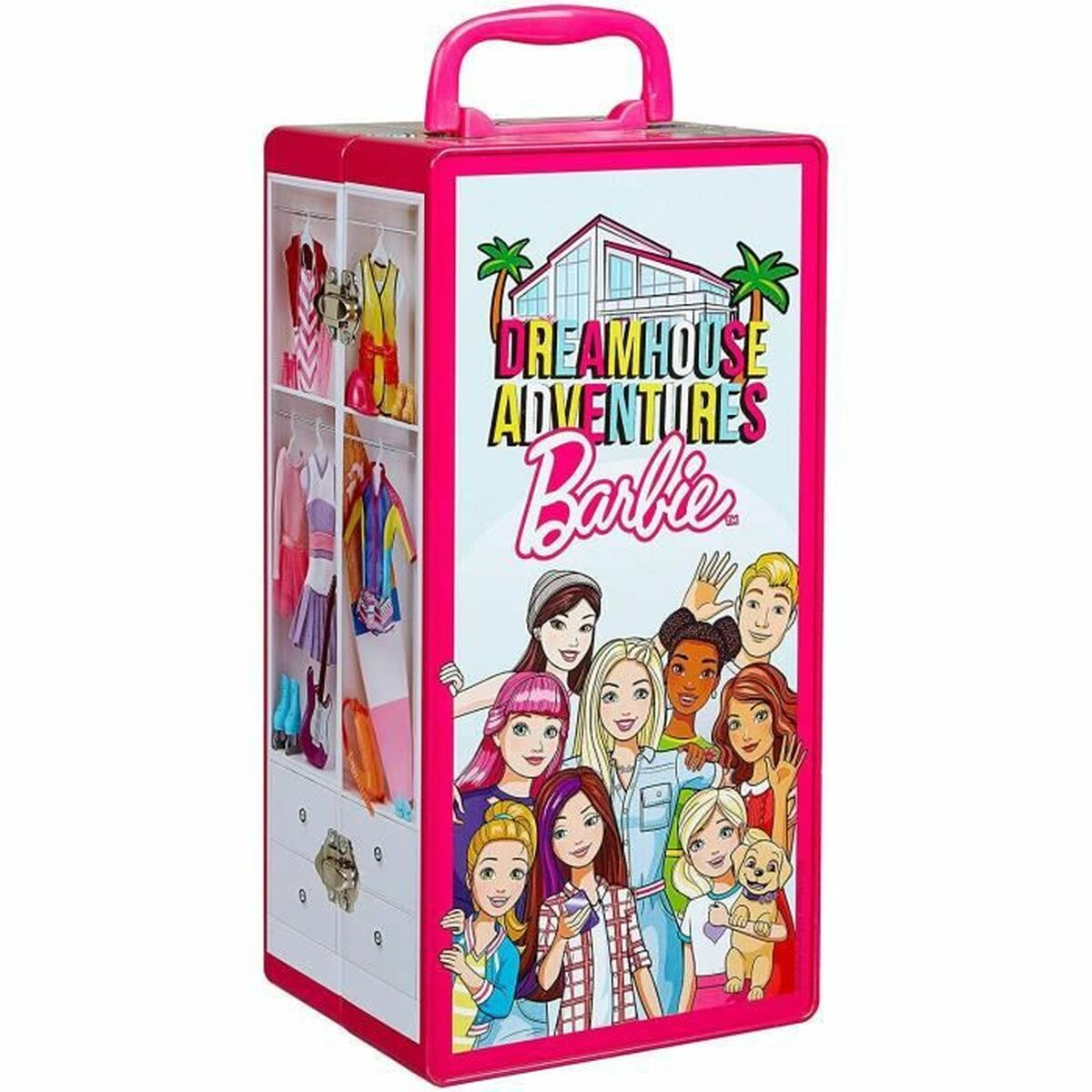 Różowa walizka Barbie Dreamhouse Adventures z lalkami i akcesoriami. Białe tło.