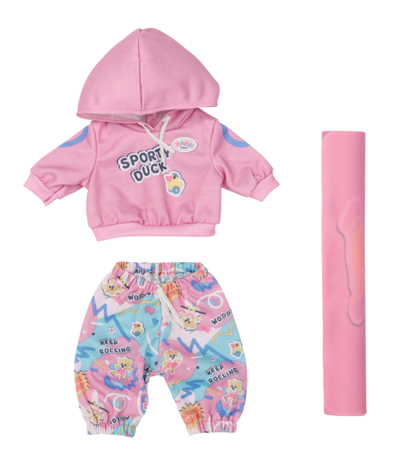 Różowy strój dla lalki z bluzą z kapturem, spodniami i matą do jogi leży na białym tle.