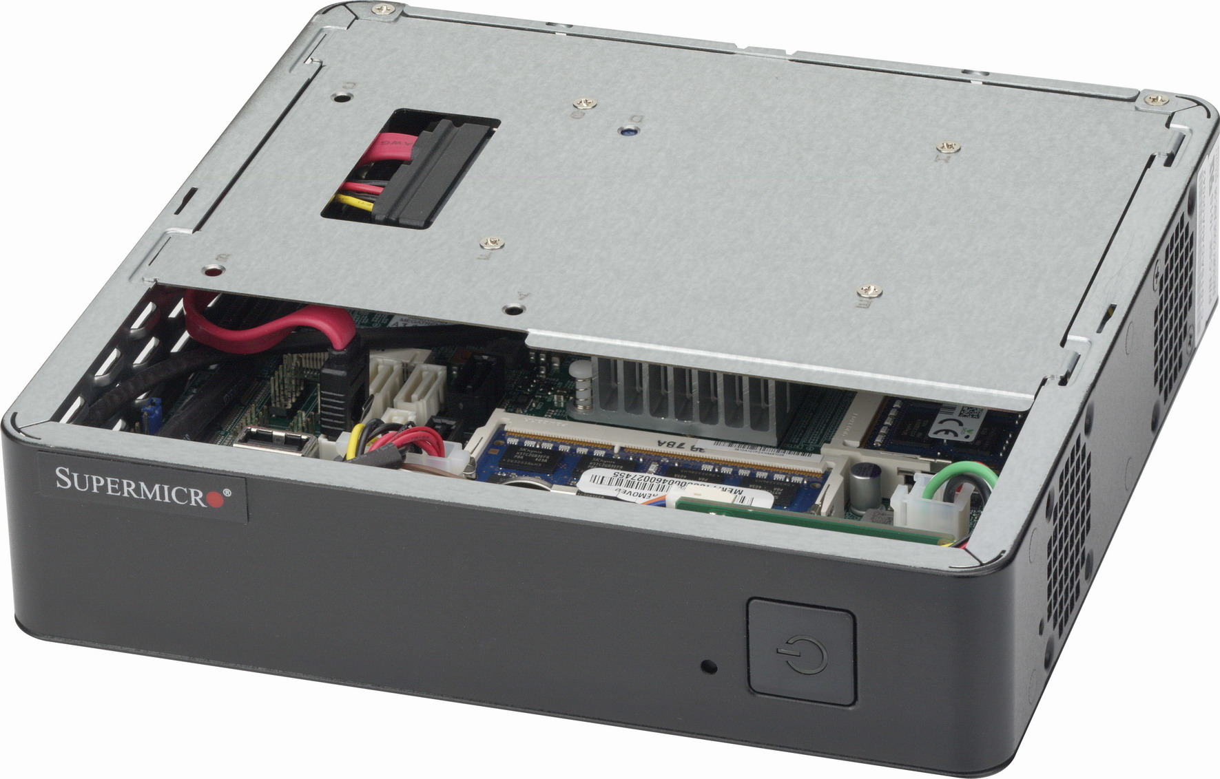 Case di computer aperto, che rivela componenti interni come un circuito stampato, RAM e cablaggio. È visibile un logo Supermicro.