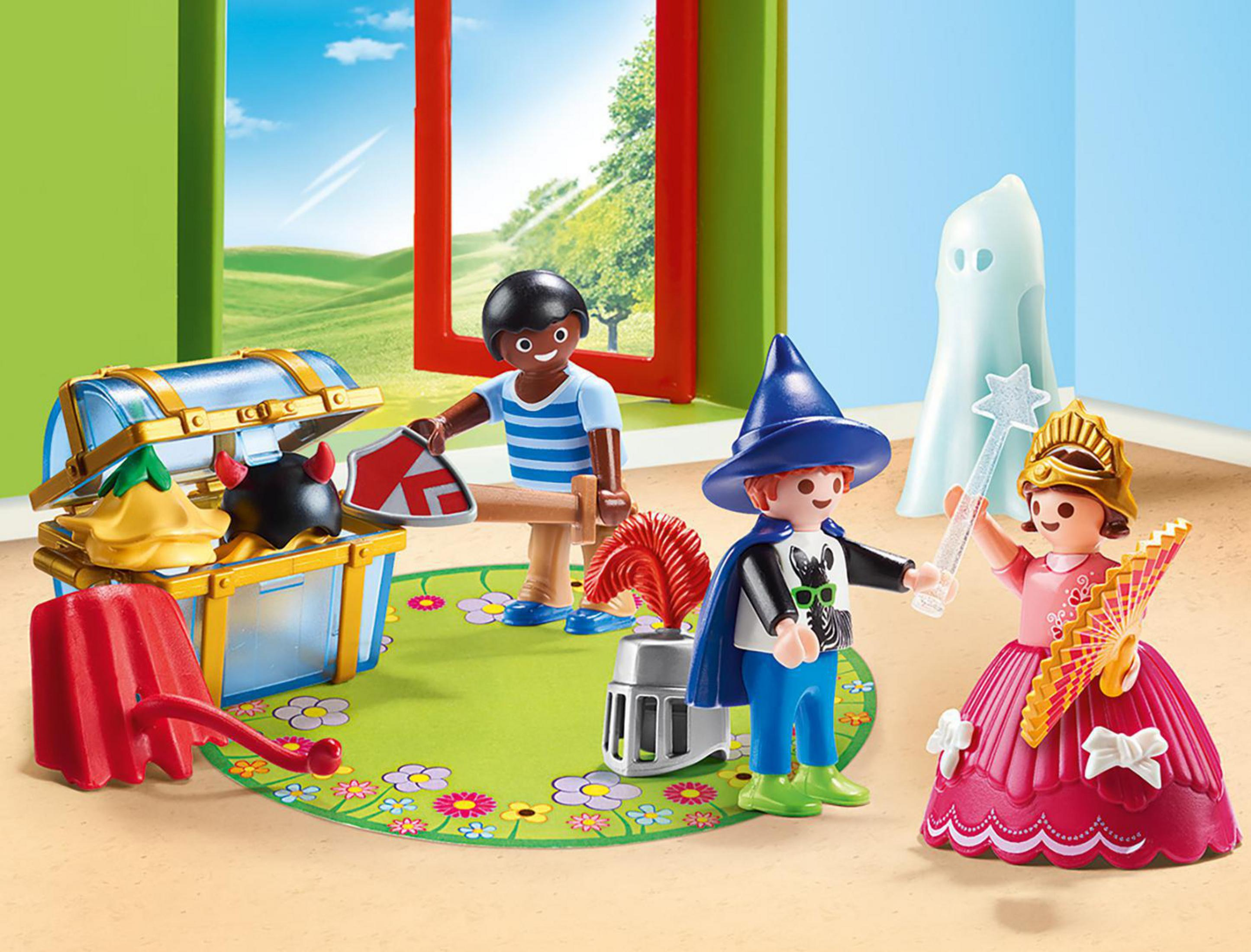 Playmobil-Szene mit Junge, Ritter, Prinzessin und Geist.