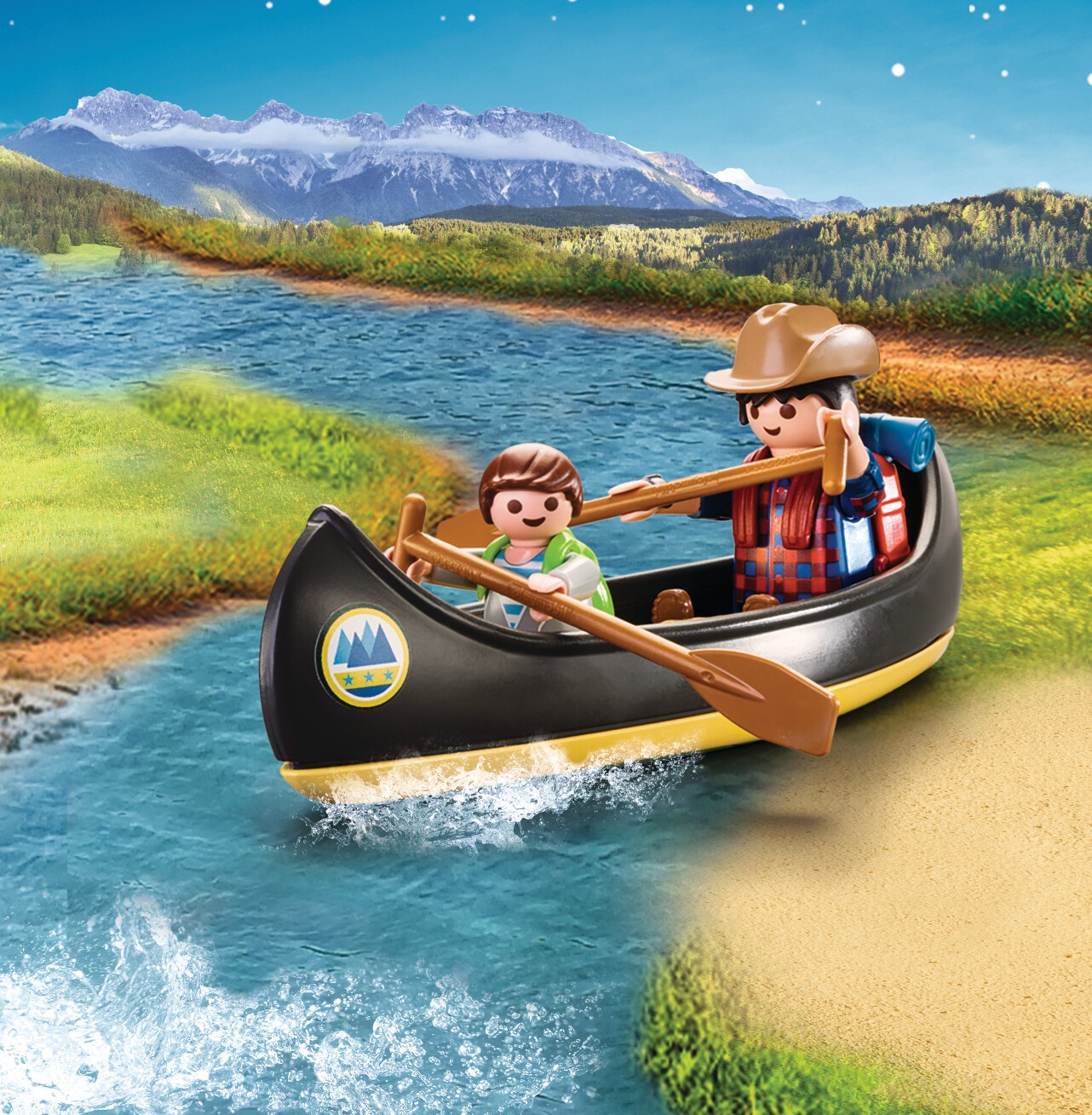Dwie figurki Playmobil w kajaku na rzece, góry w tle. Scena wieczorna.