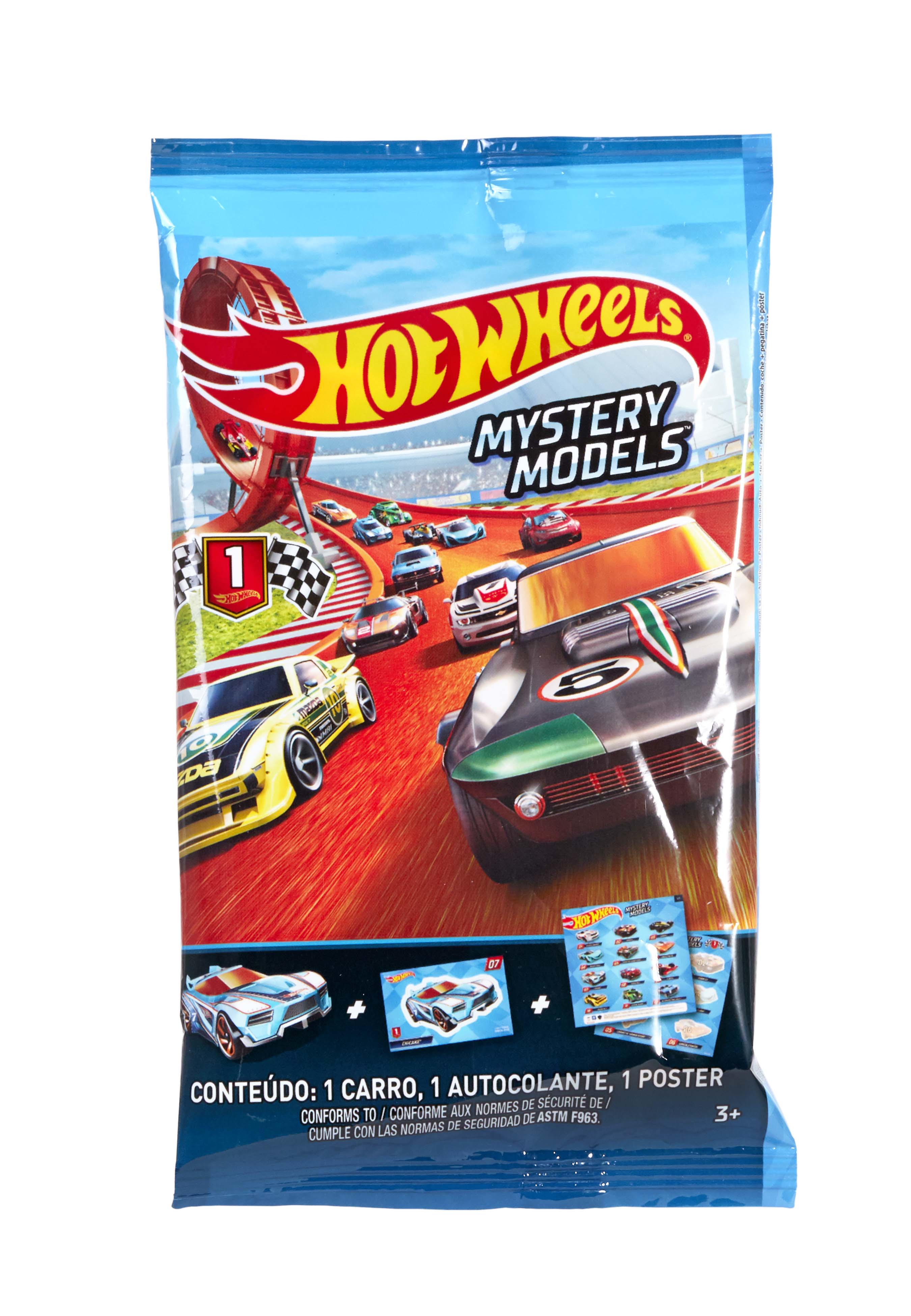 Niebiesko-białe opakowanie Hot Wheels z ilustracjami samochodów wyścigowych i listą zawartości.