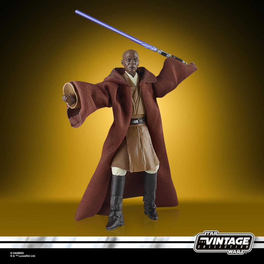 Figurka Star Wars Mace Windu w brązowym płaszczu z fioletowym mieczem świetlnym, na tle.