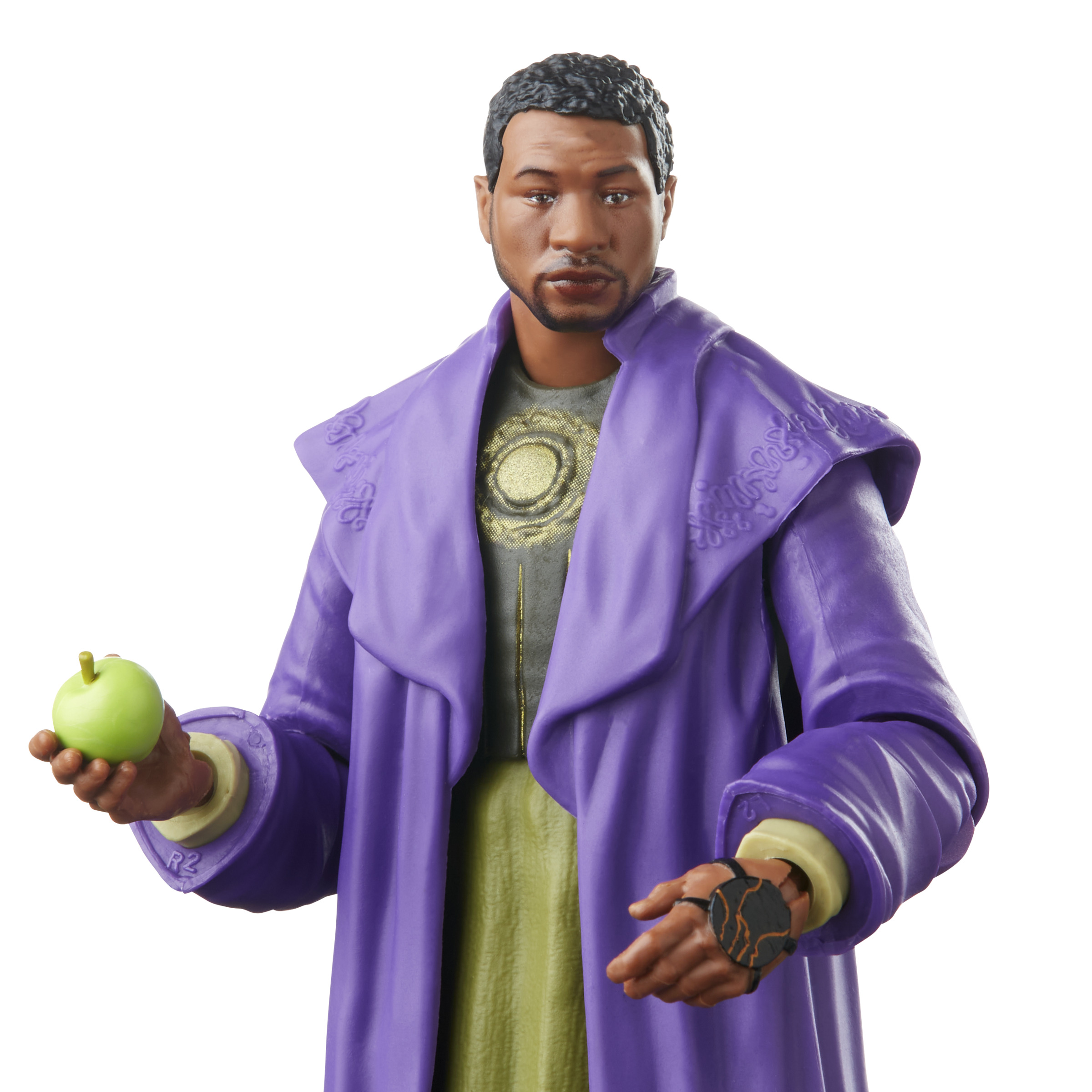 Figura de un hombre con túnica morada, sosteniendo una manzana verde, con reloj.