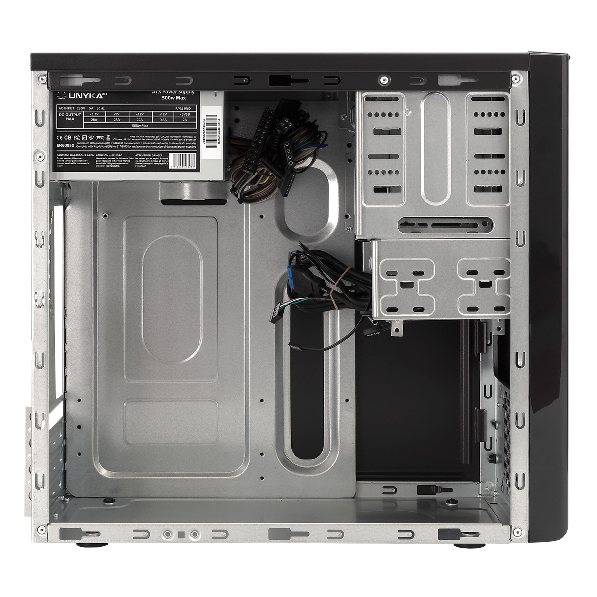 Interno di un case per computer. Sono visibili fili, un alimentatore e componenti metallici.