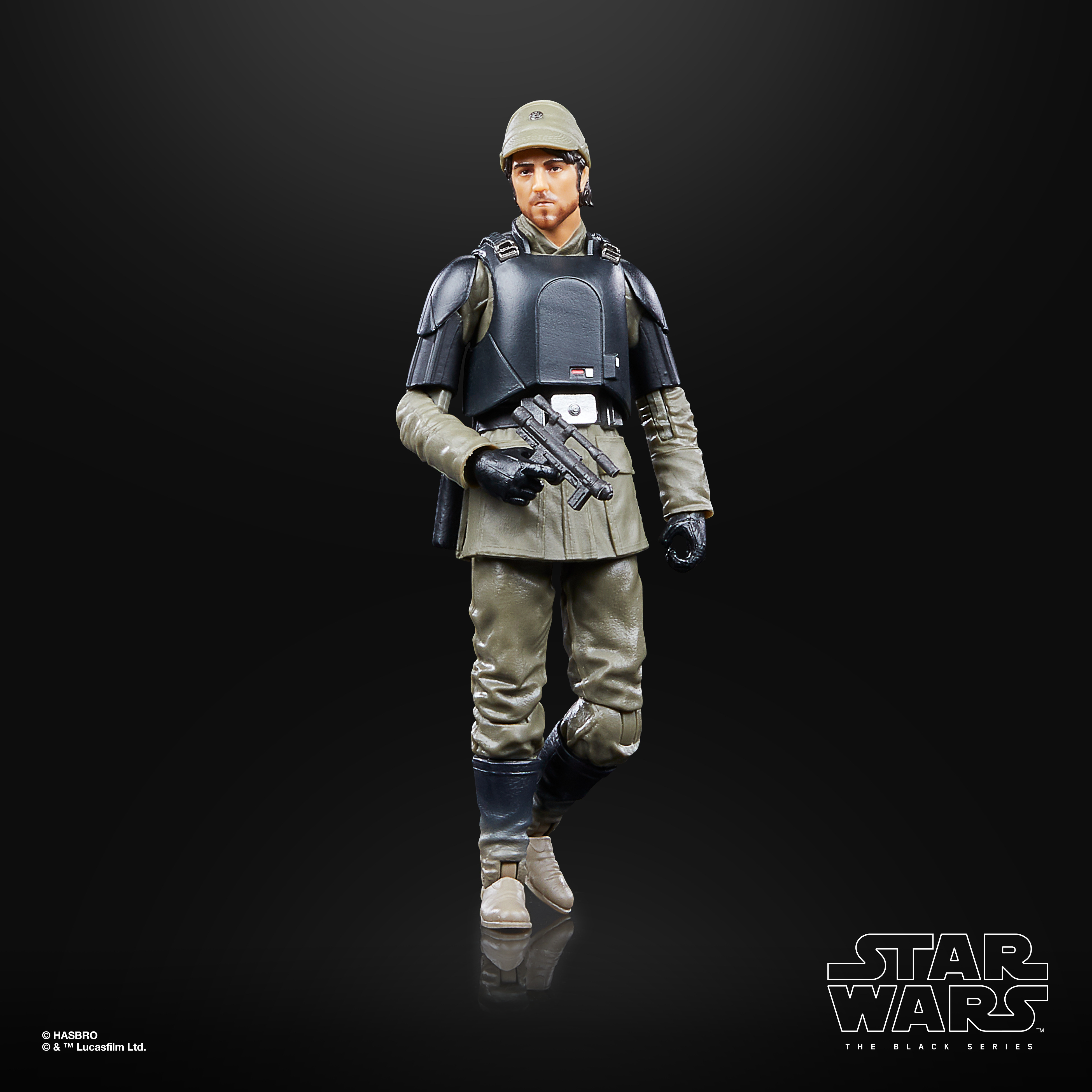 Action figure dell'ufficiale imperiale di Star Wars, in piedi, con un blaster.