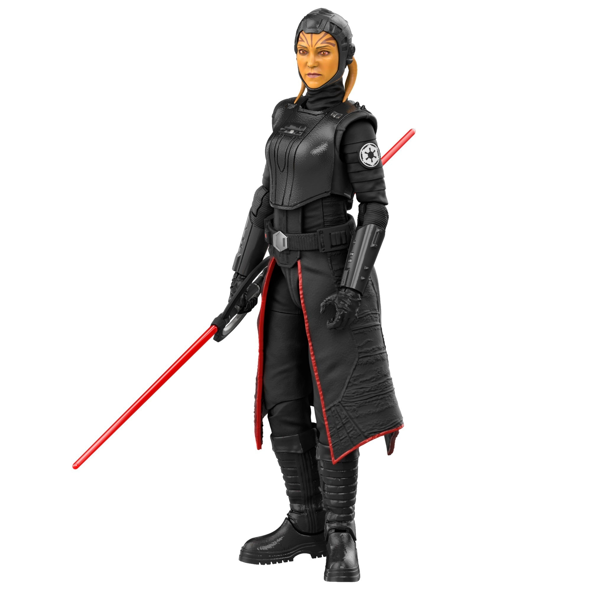 Una figura femminile in uniforme nera con una spada laser rossa. È in posizione difensiva.
