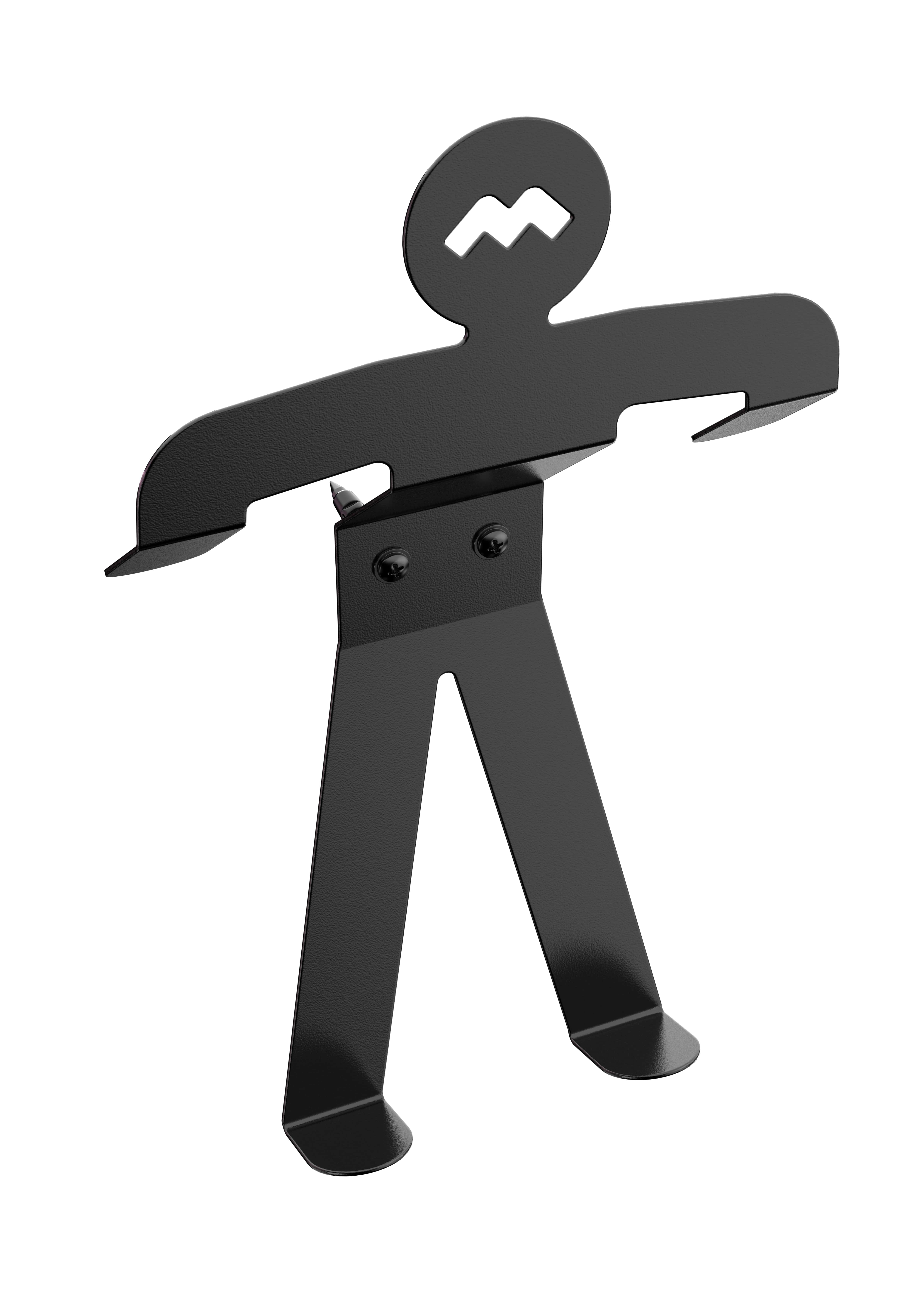 Czarna metalowa figura osoby z wyciągniętymi ramionami, nogami rozstawionymi.