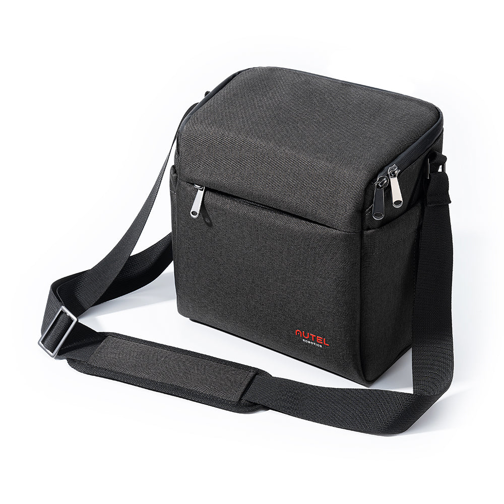 Borsa per fotocamera Autel nera con tracolla e logo rosso su sfondo bianco.