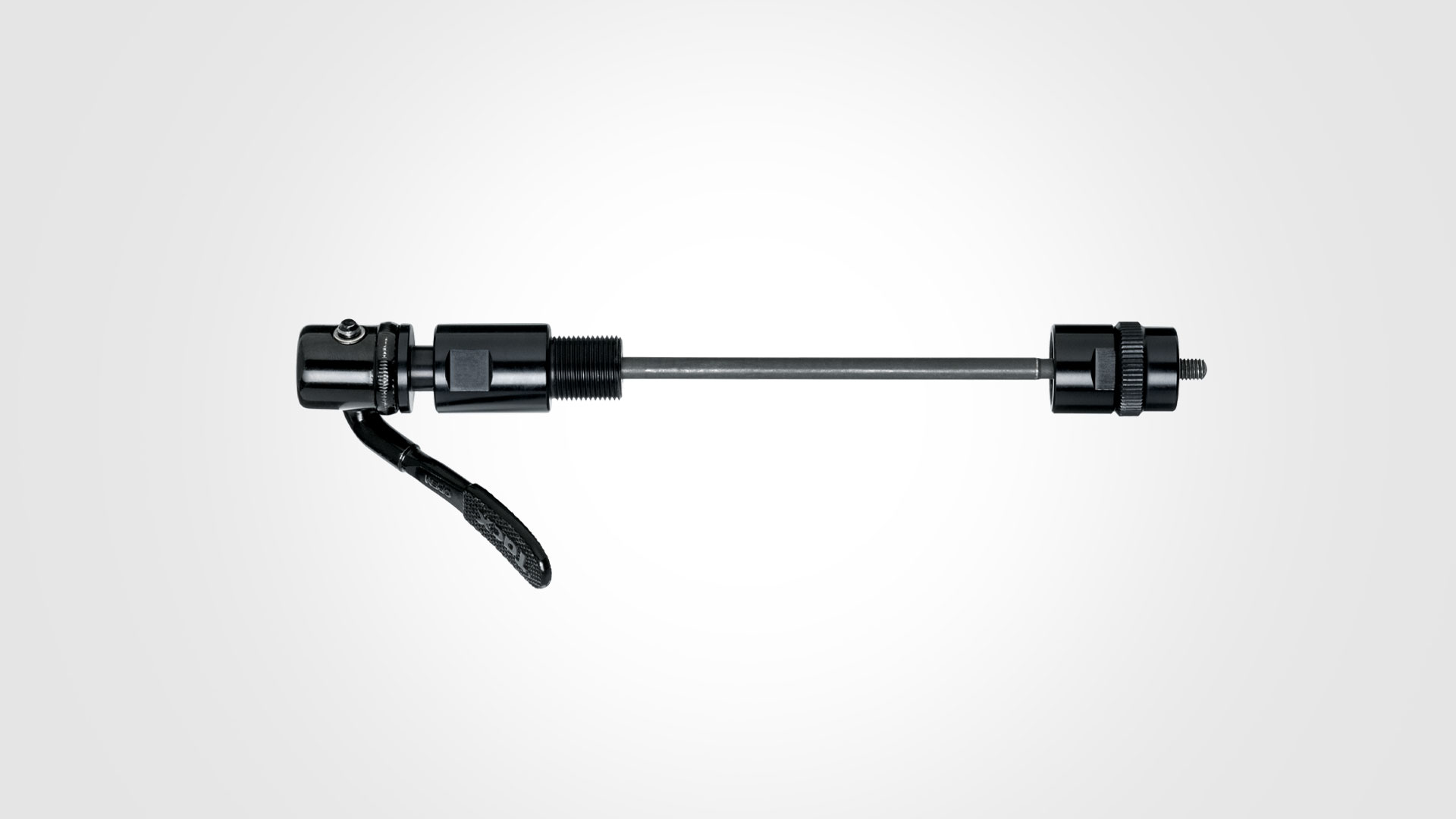 Czarna oś roweru z dźwignią. Izolowana na białym tle.