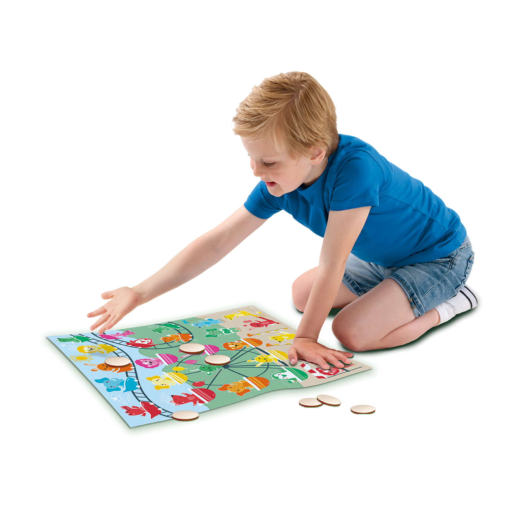 Un bambino che gioca a un gioco da tavolo. Il bambino sta raggiungendo un gettone di legno sul tabellone colorato.