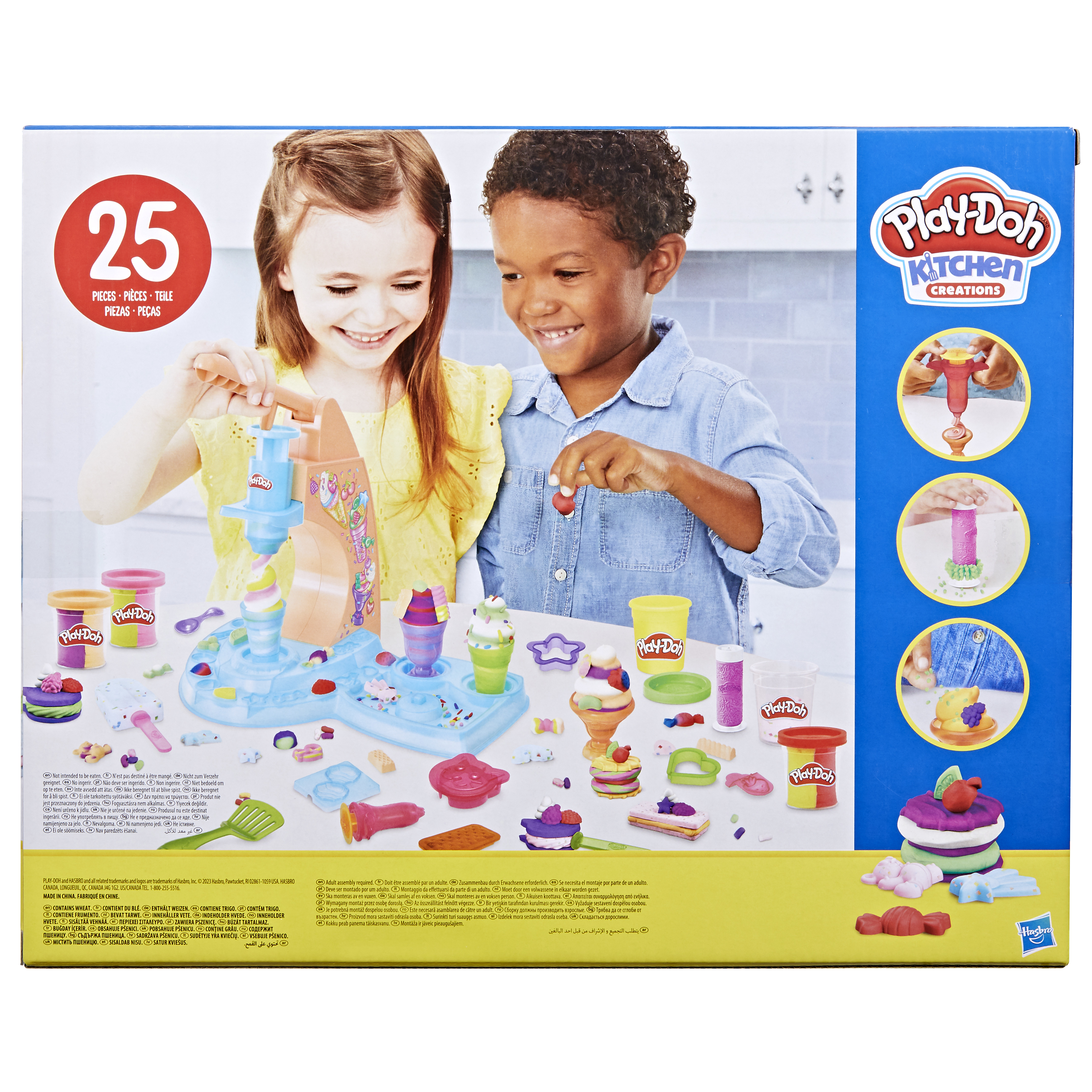 Pudełko Play-Doh Kitchen Creations z dwójką dzieci i zestawem lodów Play-Doh z tyłu.