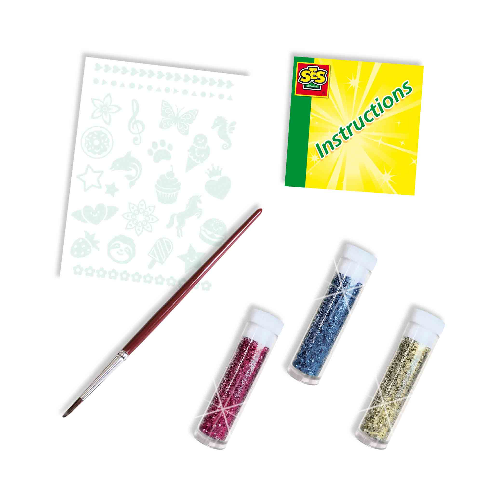 Zestaw materiałów do tatuażu brokatowego. Zawiera szablony, pędzel, brokat i instrukcje. Przedmioty są na białym tle.