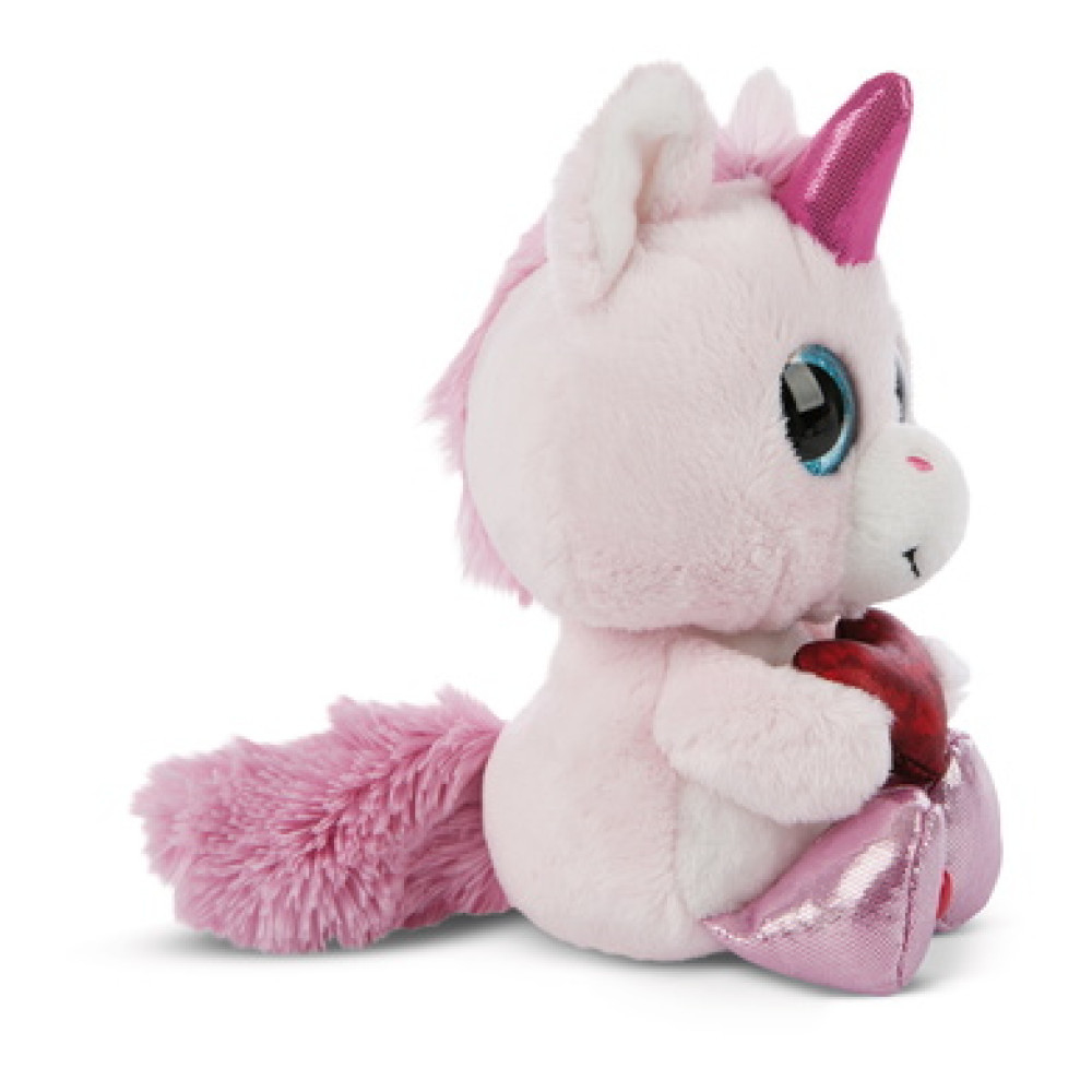 Różowy pluszowy jednorożec trzymający czerwone serce. Jednorożec ma niebieskie oczy i różowy róg.