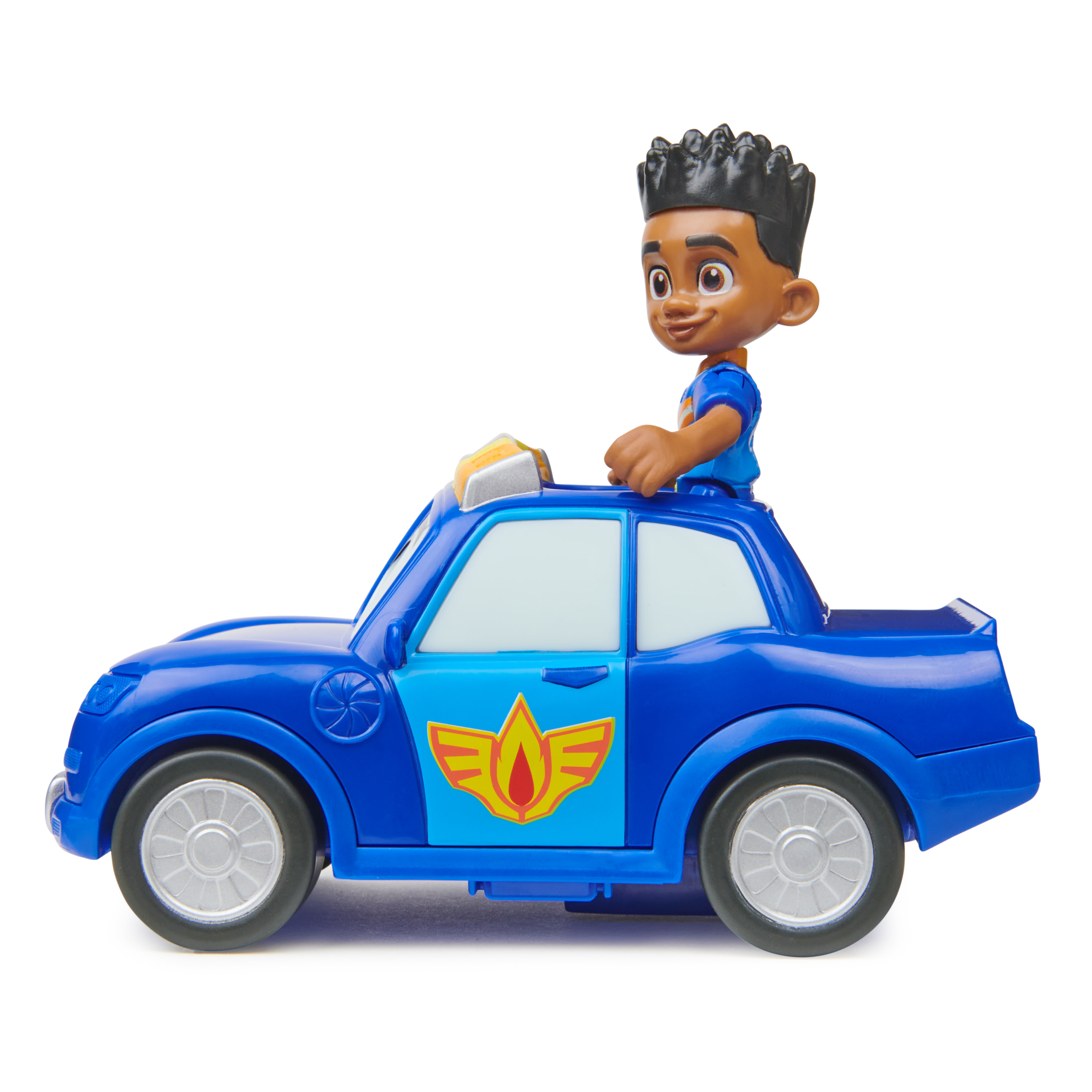 Niebieski samochodzik z figurką mężczyzny na górze, z logo płomienia i tłem miasta.