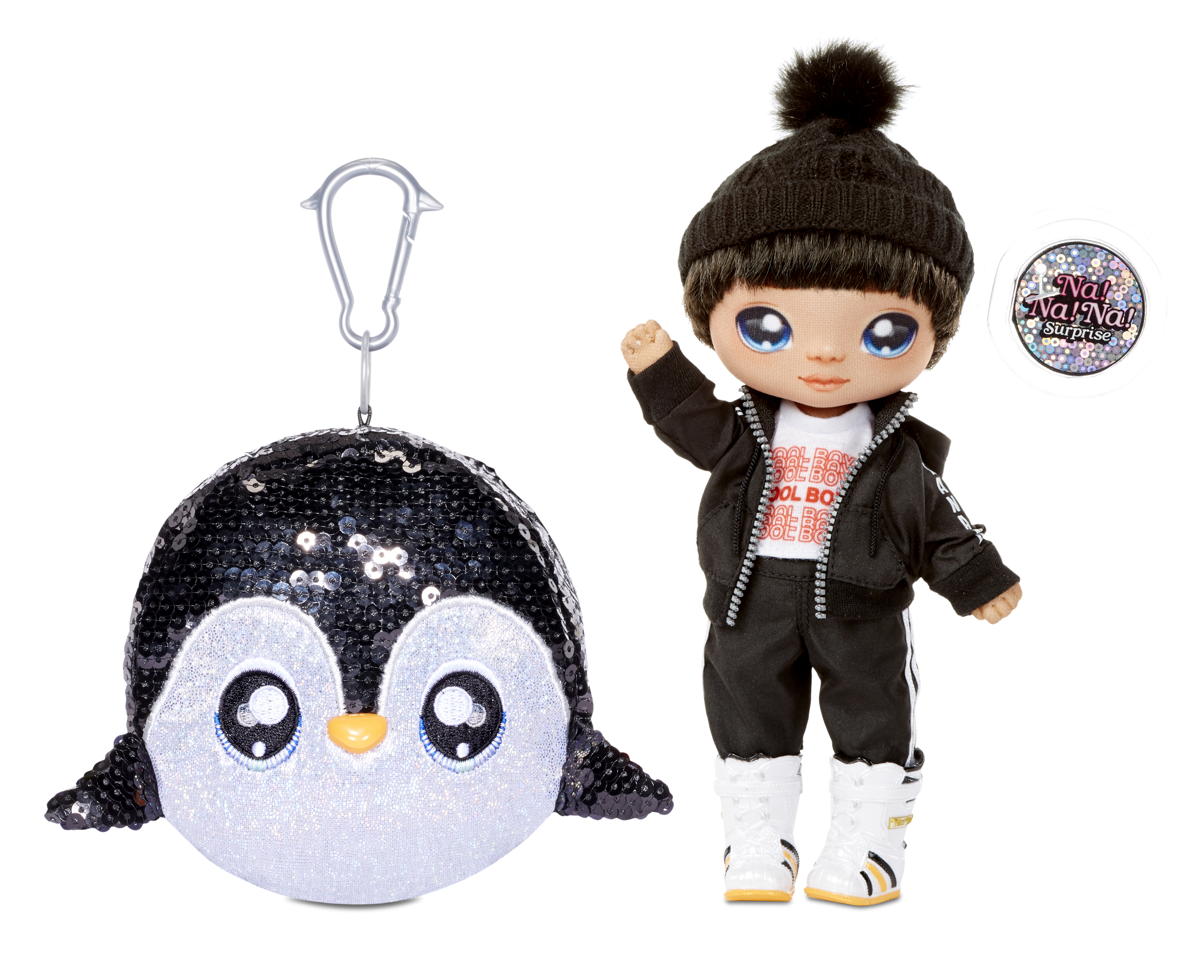 Een pop in een zwart-witte outfit met een pinguïn-vormige portemonnee. De pop heeft een hoed.