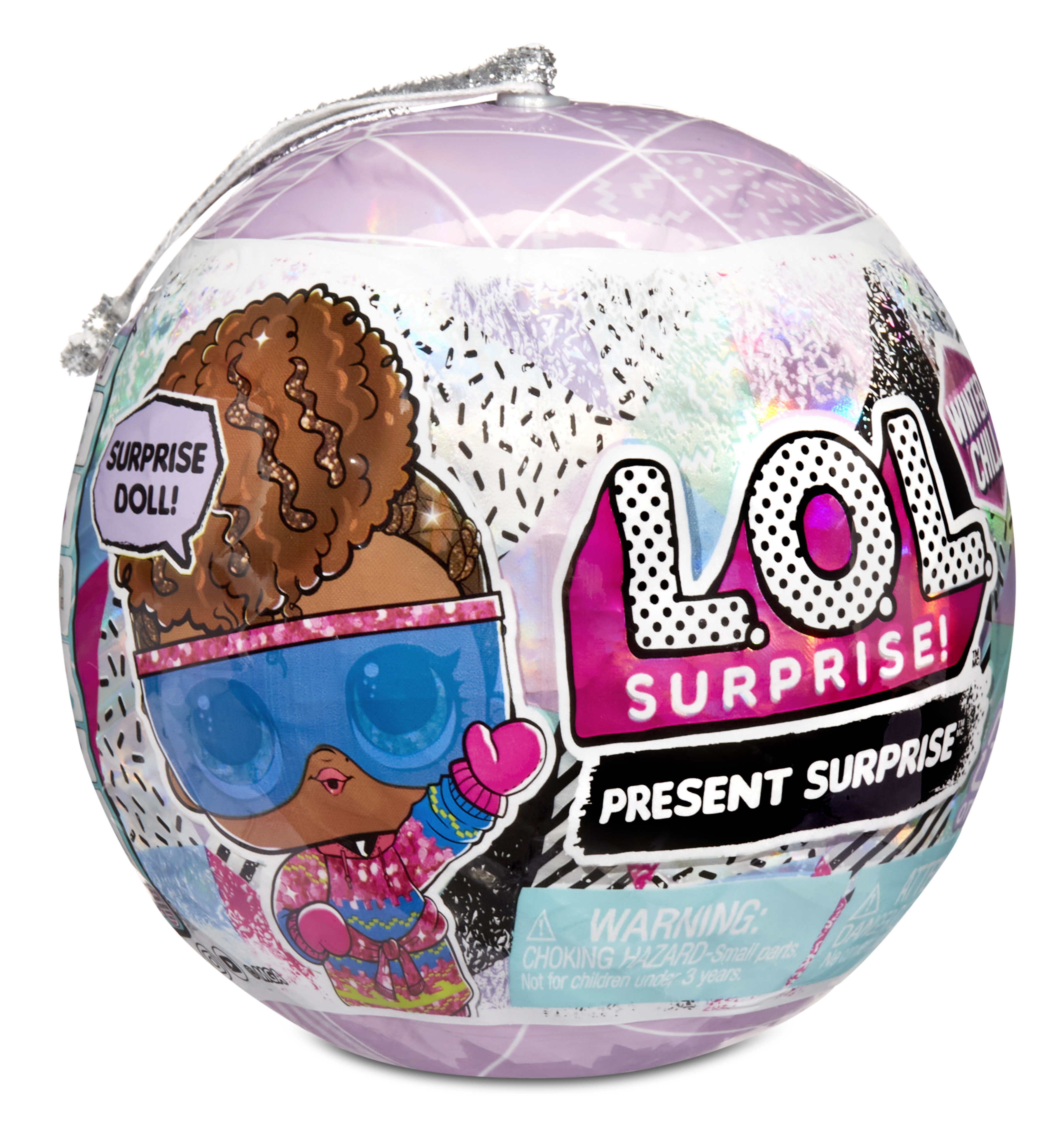 Eine kugelförmige LOL Surprise-Verpackung mit einer Puppenillustration und Text, mit einem Griff und einem Geschenkanhänger.