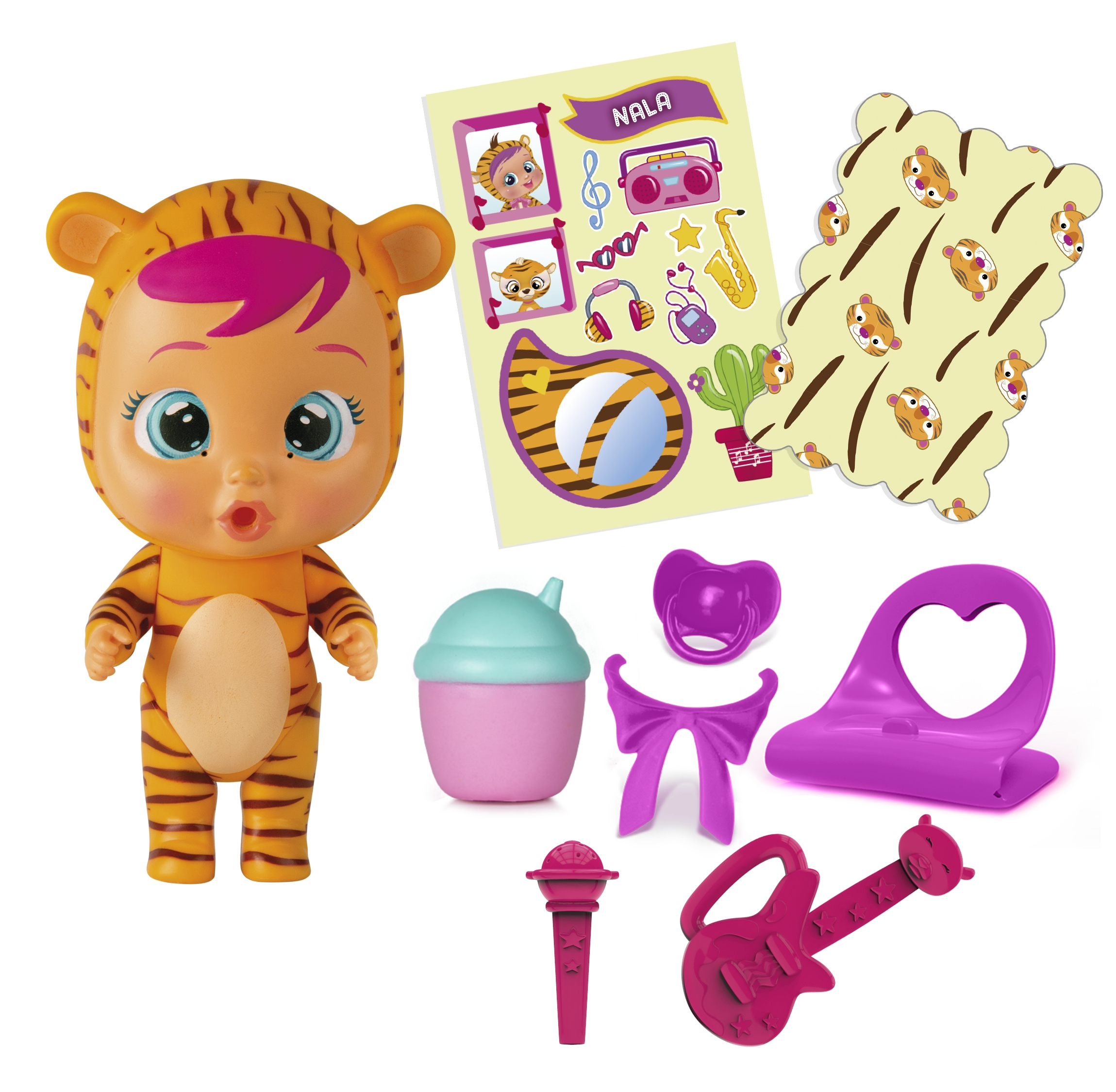 Eine Babypuppe im Tigerkostüm mit Zubehör. Das Zubehör umfasst eine Flasche, ein Mikrofon, Aufkleber und eine Spielzeug-Gitarre.