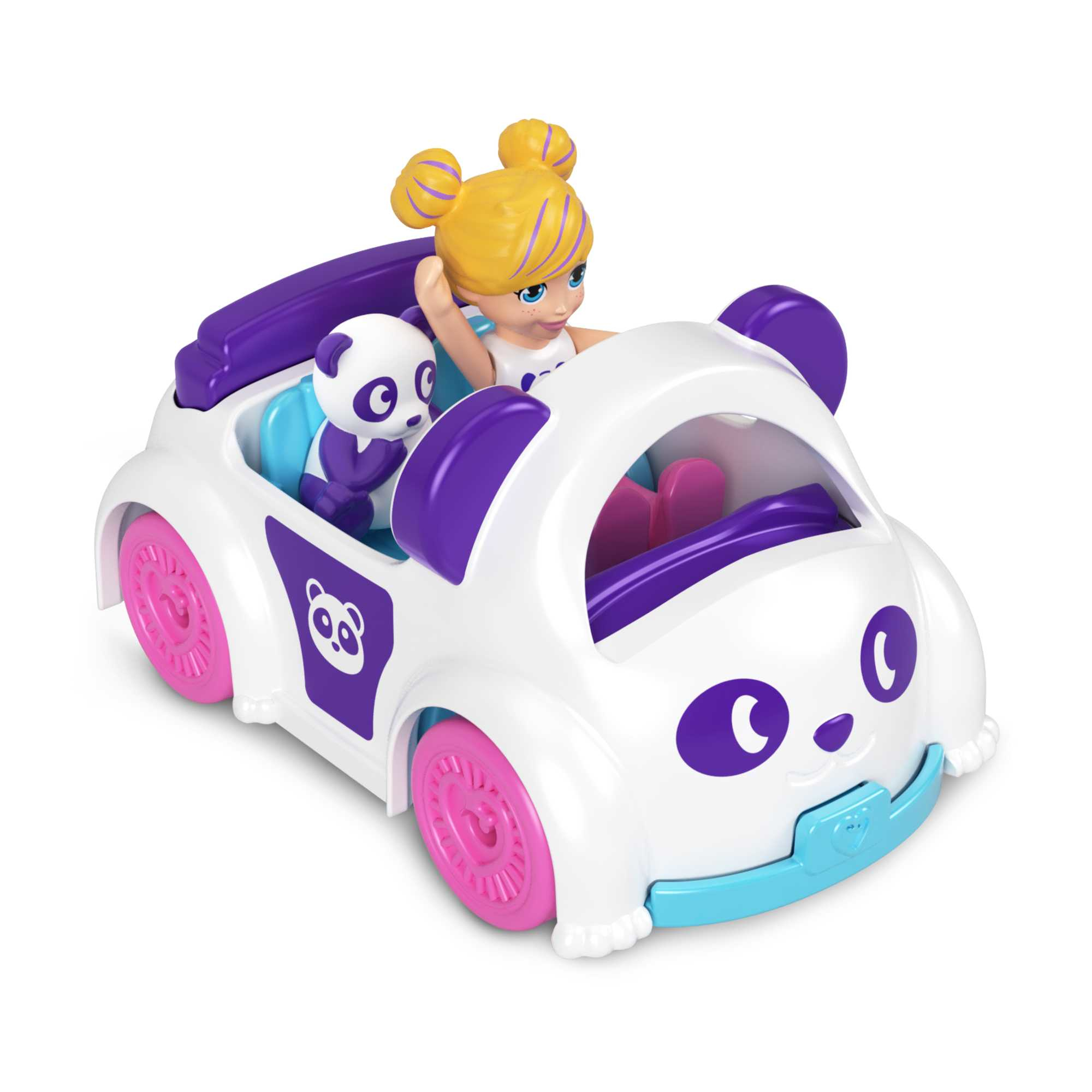 Ein weißes Panda-Auto mit einem Mädchen und einem Panda-Spielzeug darin.