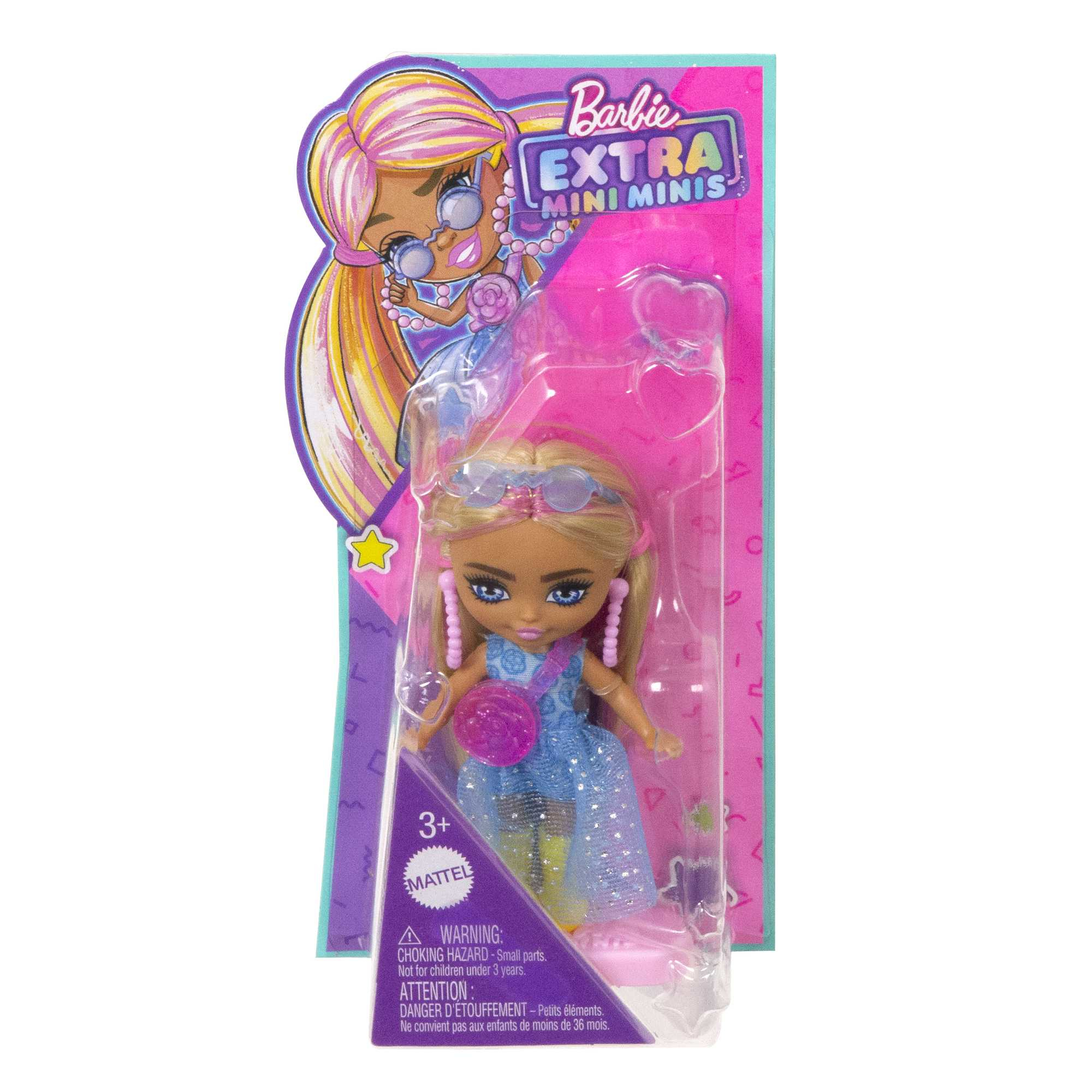 Barbie Extra Mini Minis Puppe in der Verpackung. Die Puppe hat ein blaues Kleid, eine Sonnenbrille und trägt rosa Accessoires.