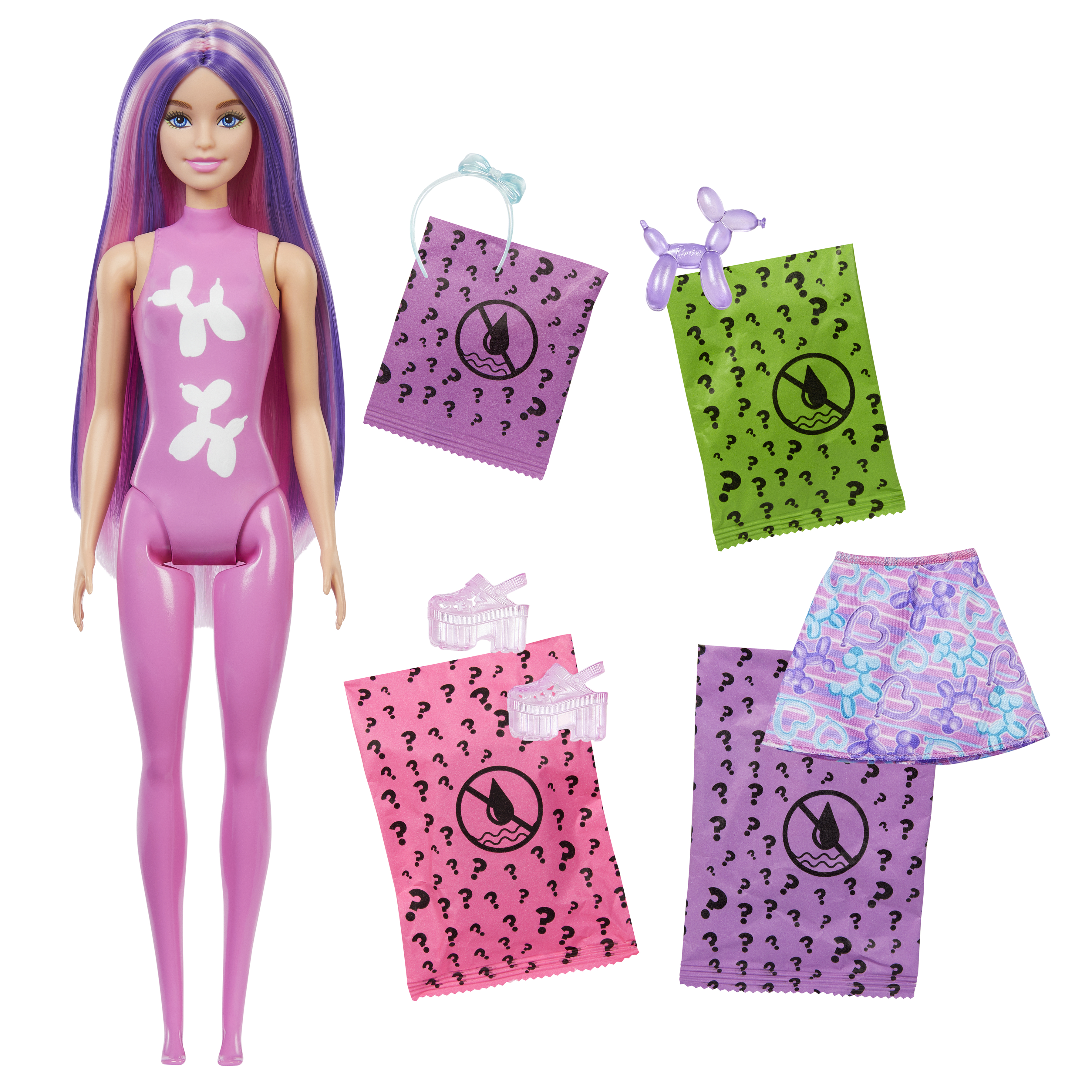 Barbie-Puppe mit lila Haaren und Überraschungstüten. Der Hintergrund ist weiß.