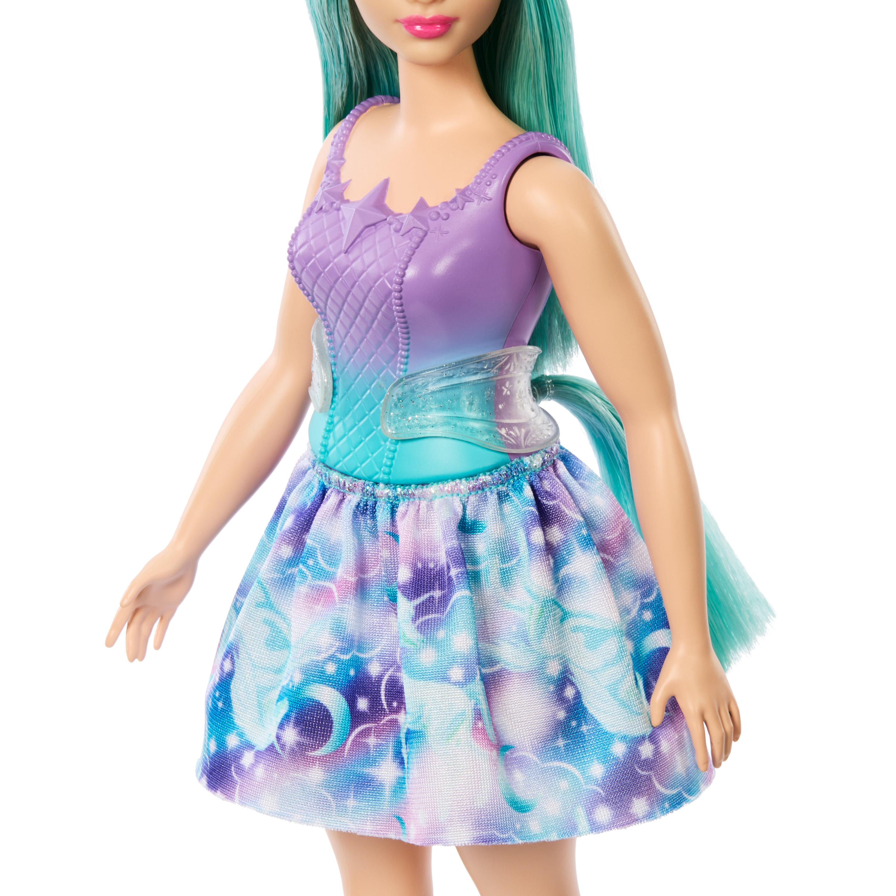 Barbie-Puppe mit blaugrünen Haaren, lila Kleid mit einem Galaxie-Themenrock.
