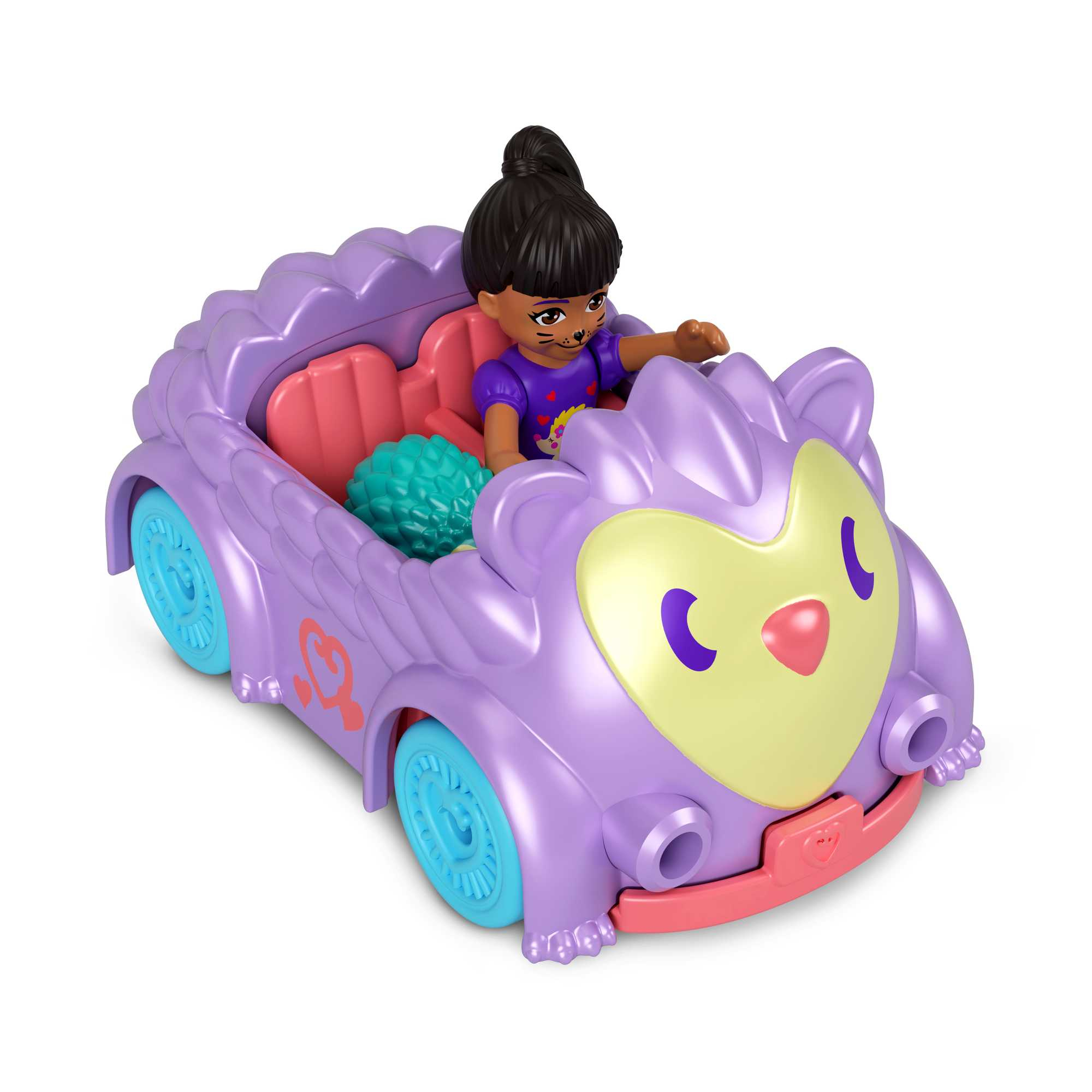 Ein lila Autosspielzeug mit einem Mädchen darin, hellviolett, rosa und blau. Ein grüner Ball ist auf dem Sitz.