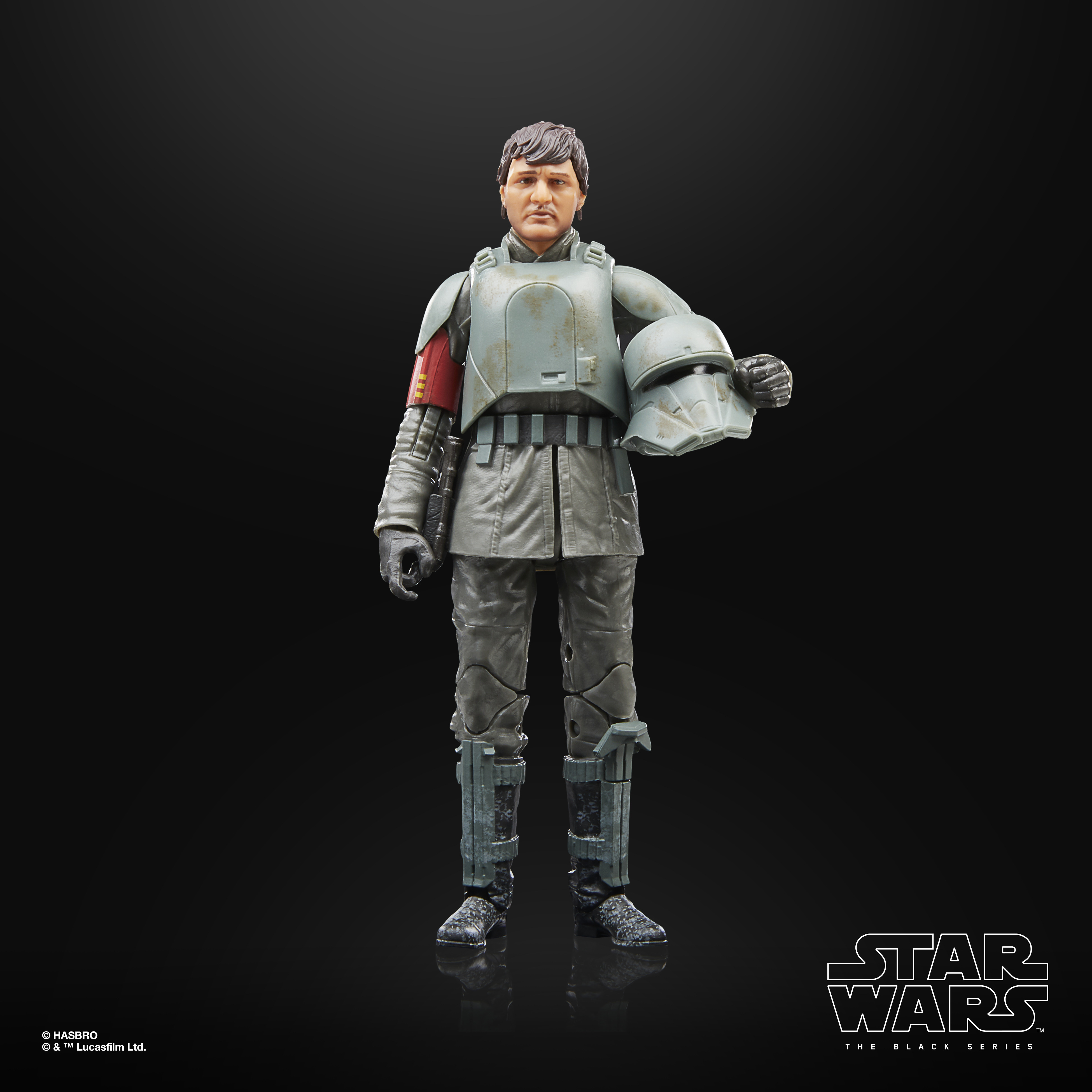 Figura di Star Wars di un soldato in uniforme grigia, elmetto in mano, in piedi davanti a uno sfondo scuro.