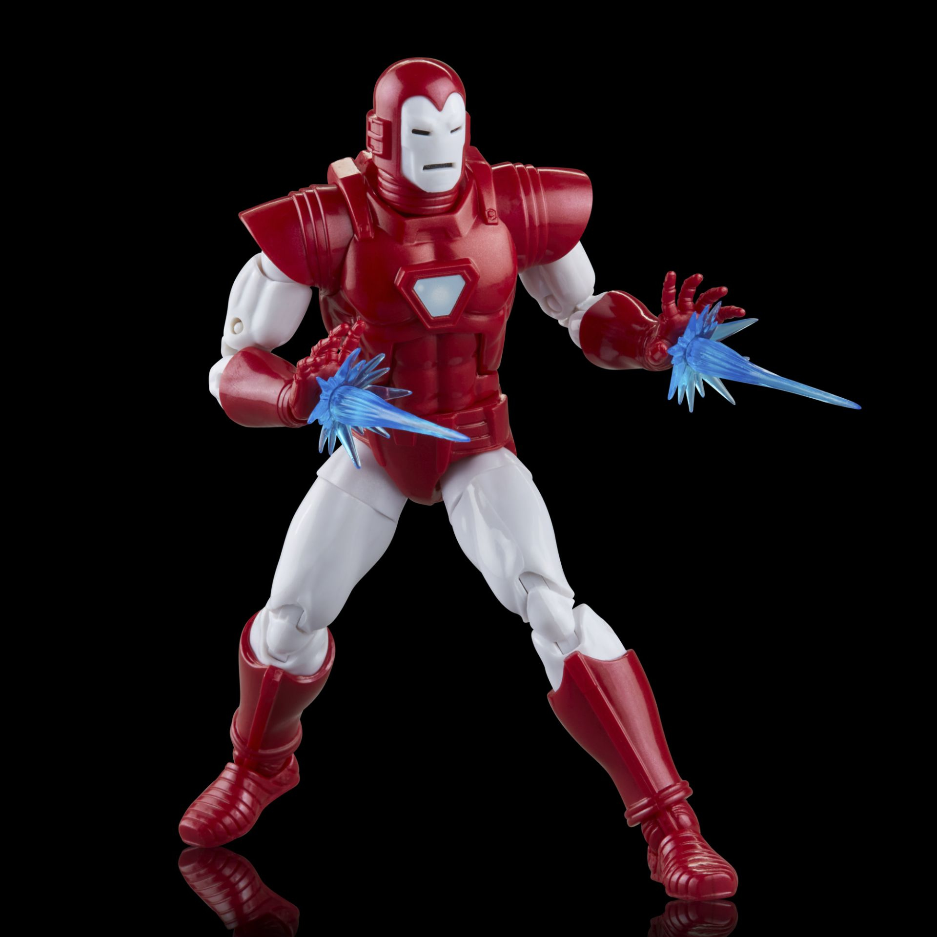 Action figure di Iron Man. È rosso e bianco, con effetti di energia blu dalle mani.
