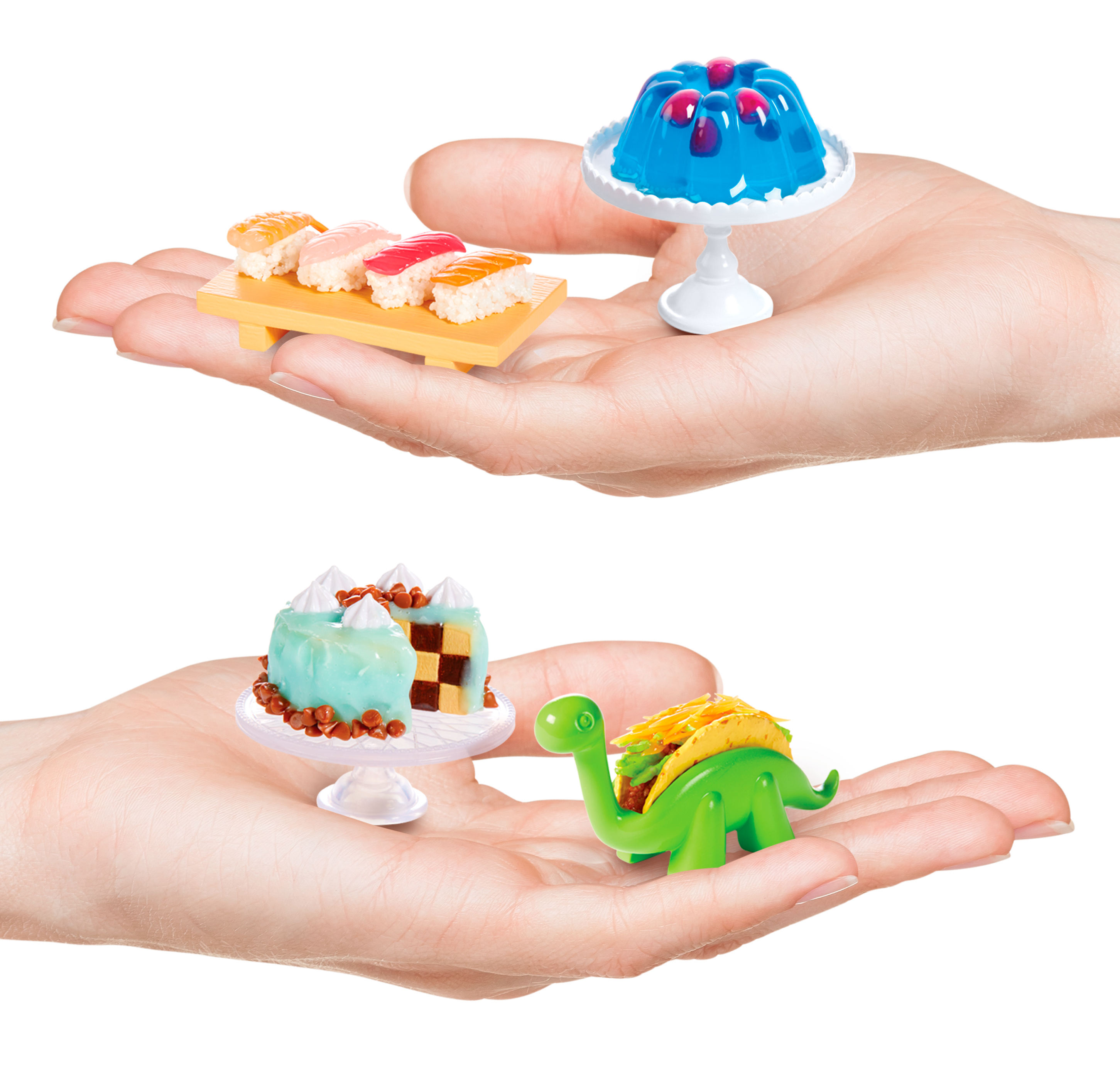 Miniatur-Lebensmittel, darunter Sushi, Gelee, Kuchen und ein Taco-Dino, die in zwei Händen präsentiert werden.