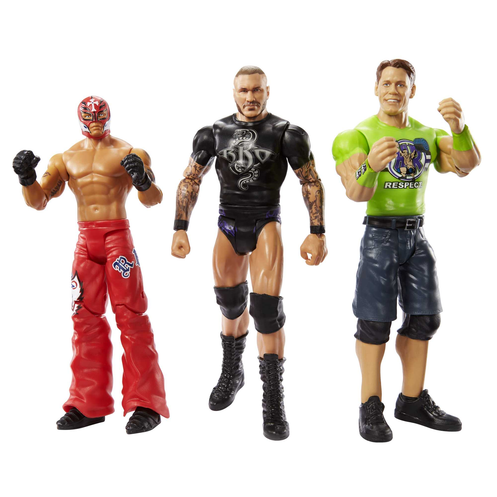 Tres figuras de acción de luchadores: una con máscara, una con tatuajes y una con camisa verde.