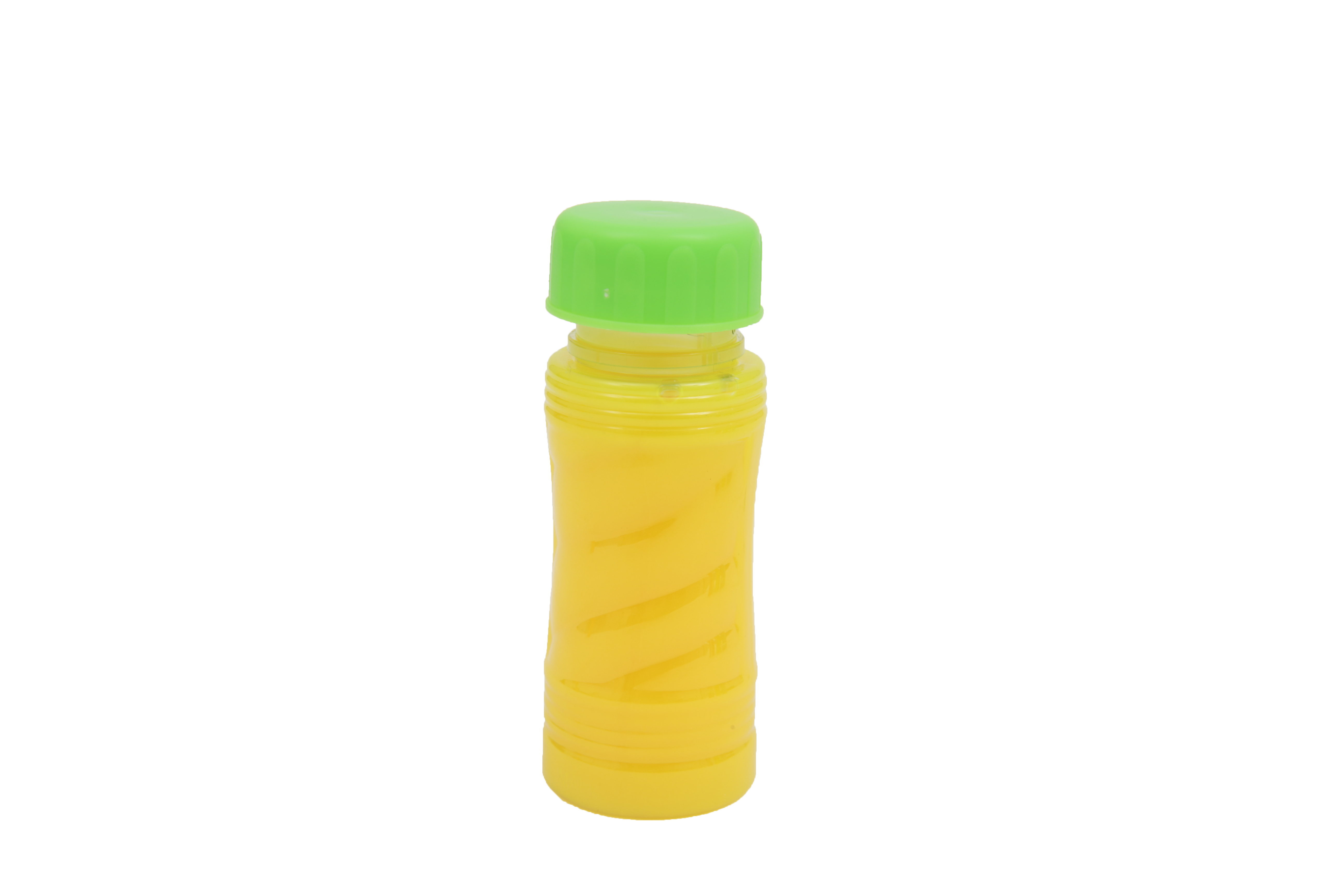 Una pequeña botella de solución de burbujas amarilla con una tapa verde. La botella está sobre una superficie blanca.