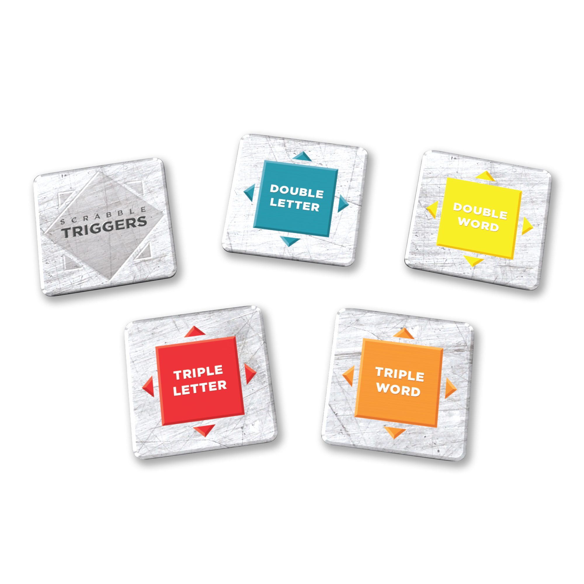 Pięć płytek do gry Scrabble. Są białe z kolorowymi kwadratami i tekstem, takim jak „Podwójna litera” i „Potrójne słowo”.