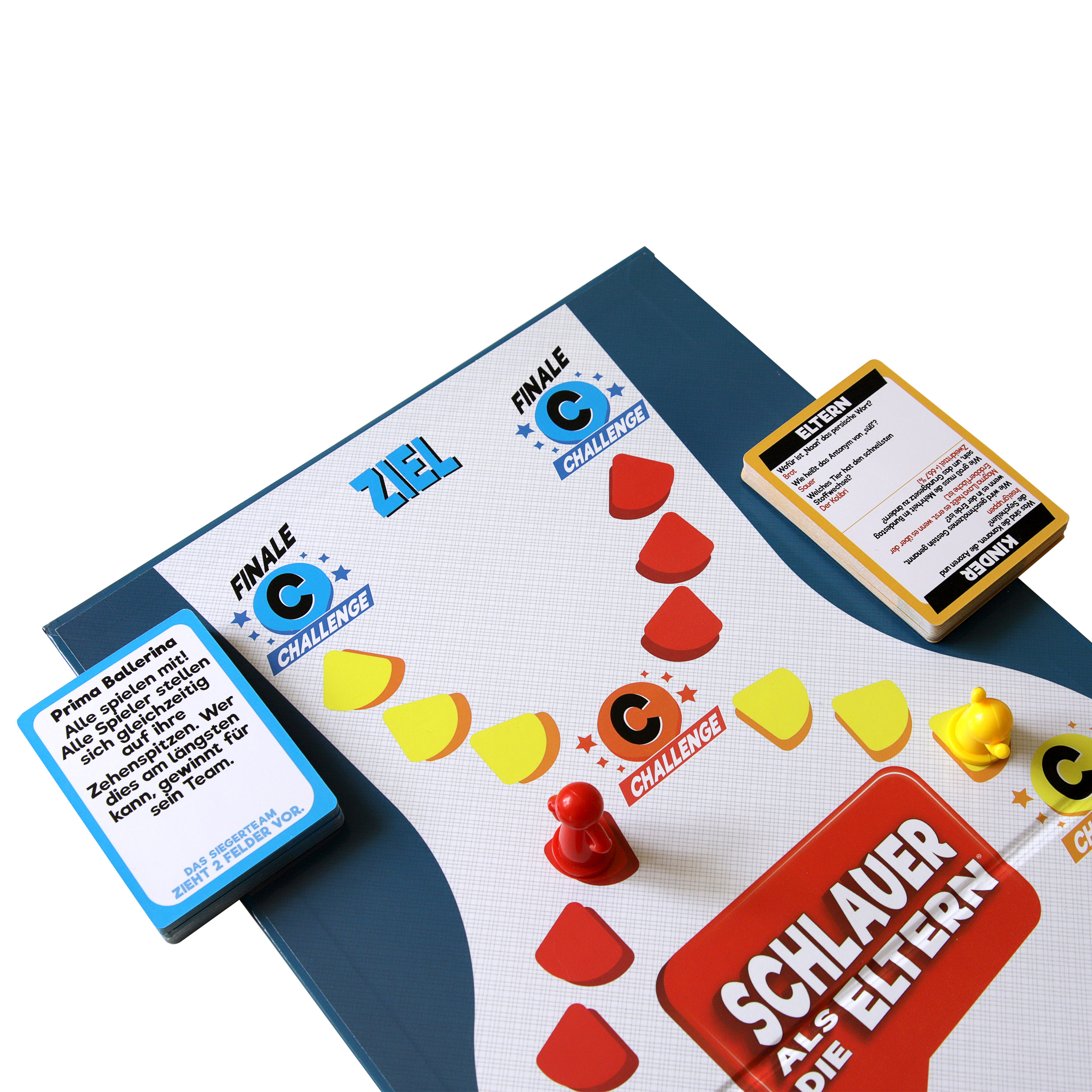 Brettspiel mit Karten, Spielsteinen und Spielbrett. Karten sagen 'Finale' und 'Challenge'.
