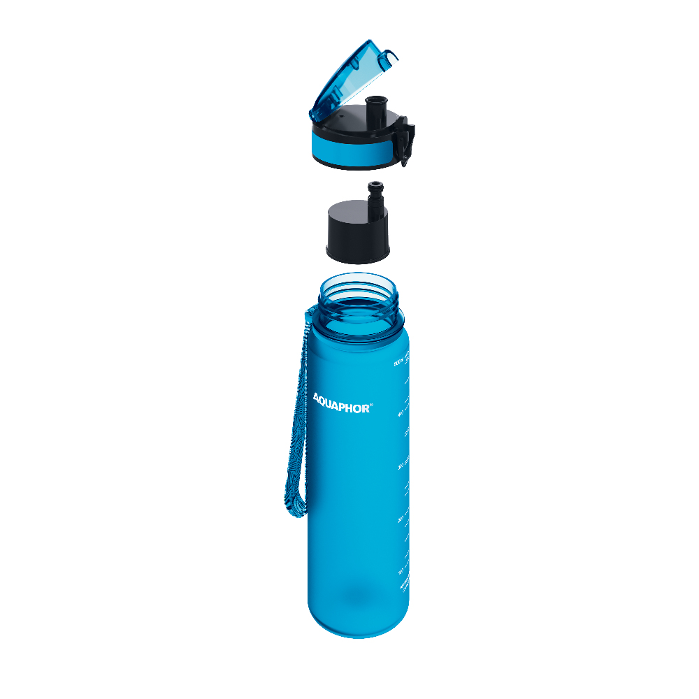 Blaue Wasserflasche zerlegt auf weißem Hintergrund.