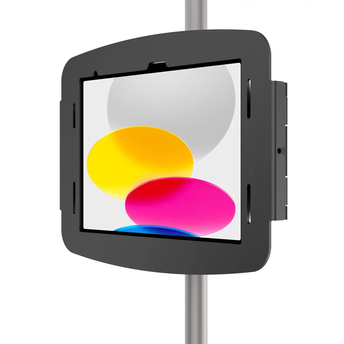 Tablet zabezpieczony w czarnej ramie, zamontowany na słupie. Ekran tabletu wyświetla kolorowy wzór.