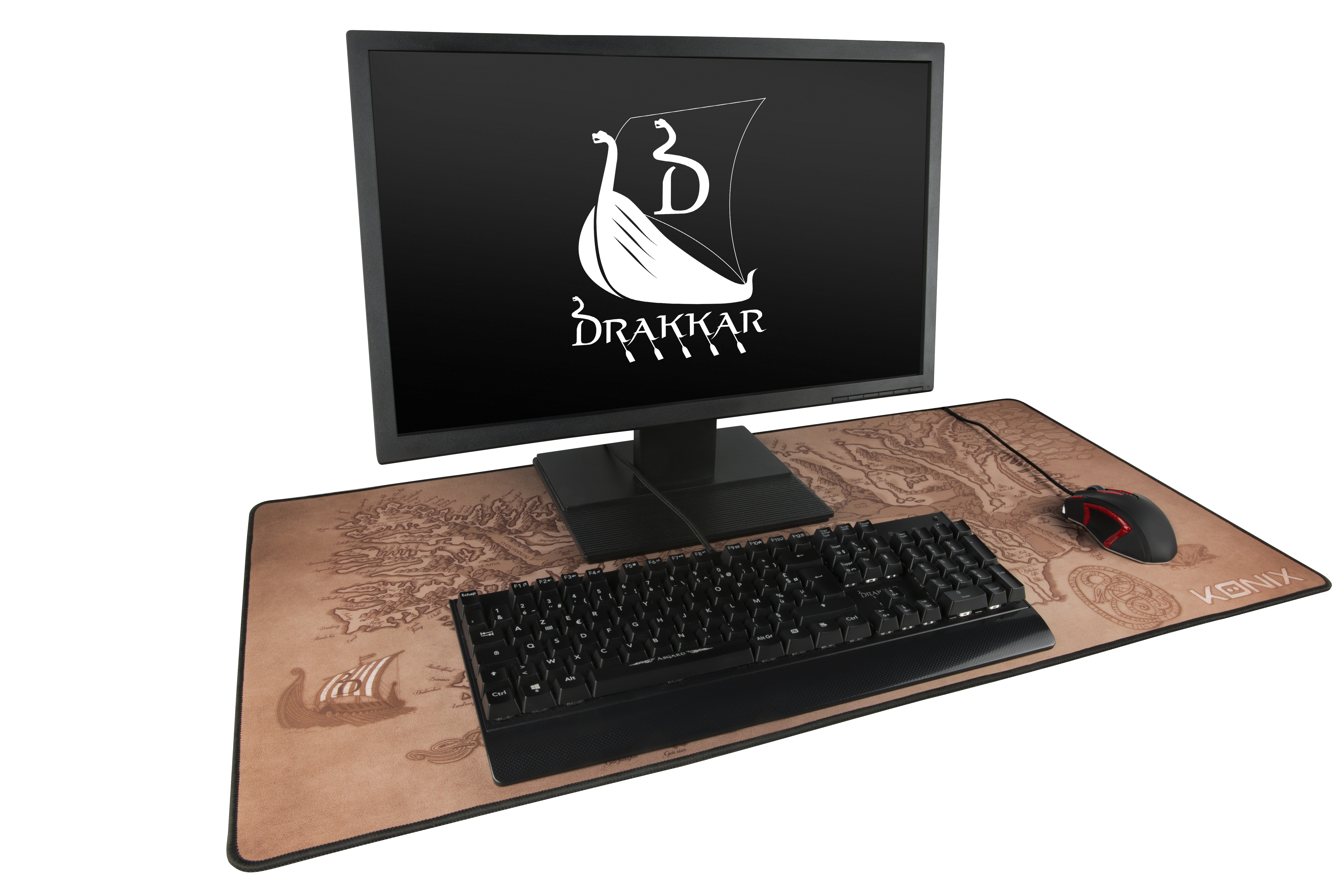Computer-Setup: Monitor, Tastatur, Maus und ein Mauspad mit Kartendesign.