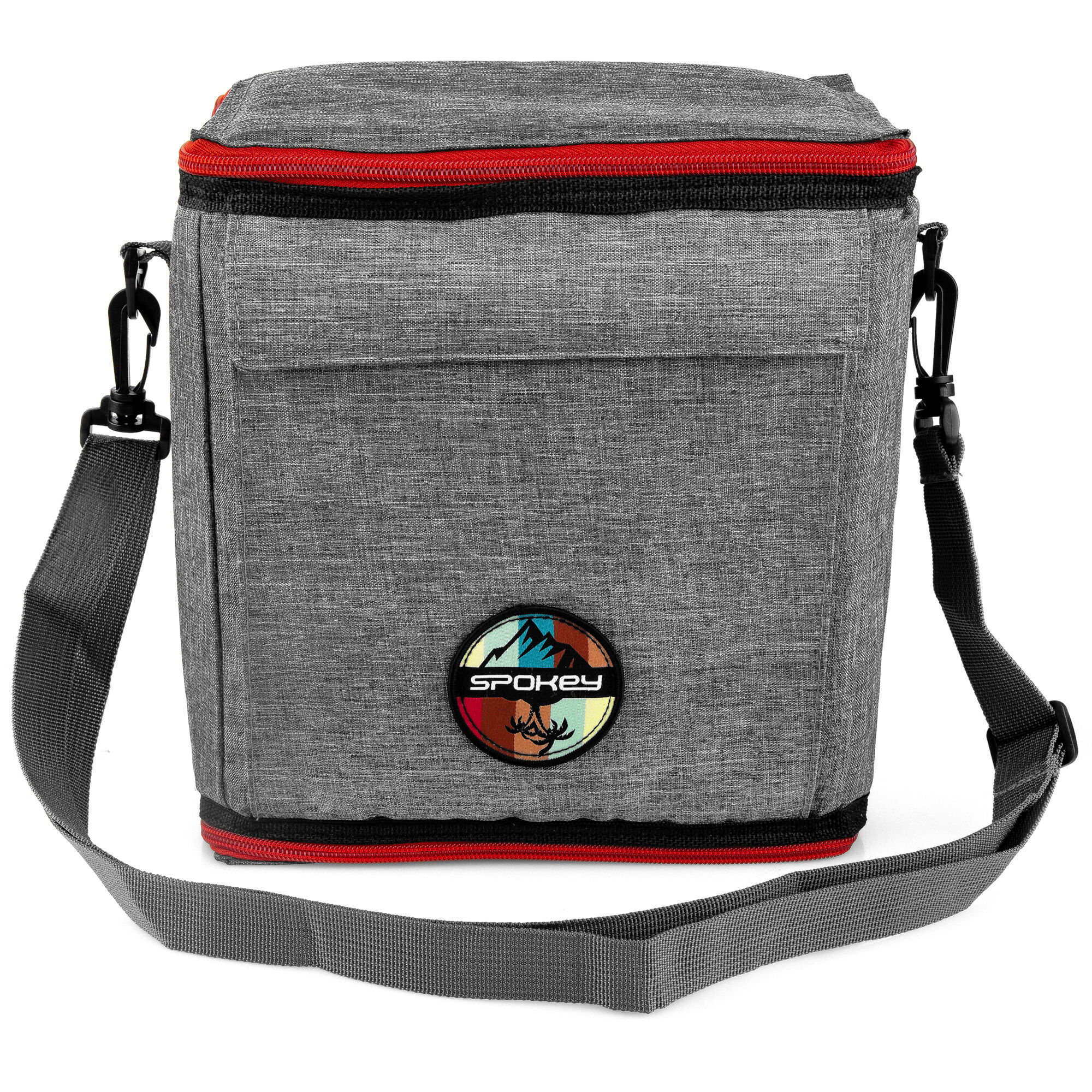 Szara torba z czerwonym zamkiem błyskawicznym i paskiem, okrągłym logo i czarnymi klipsami.