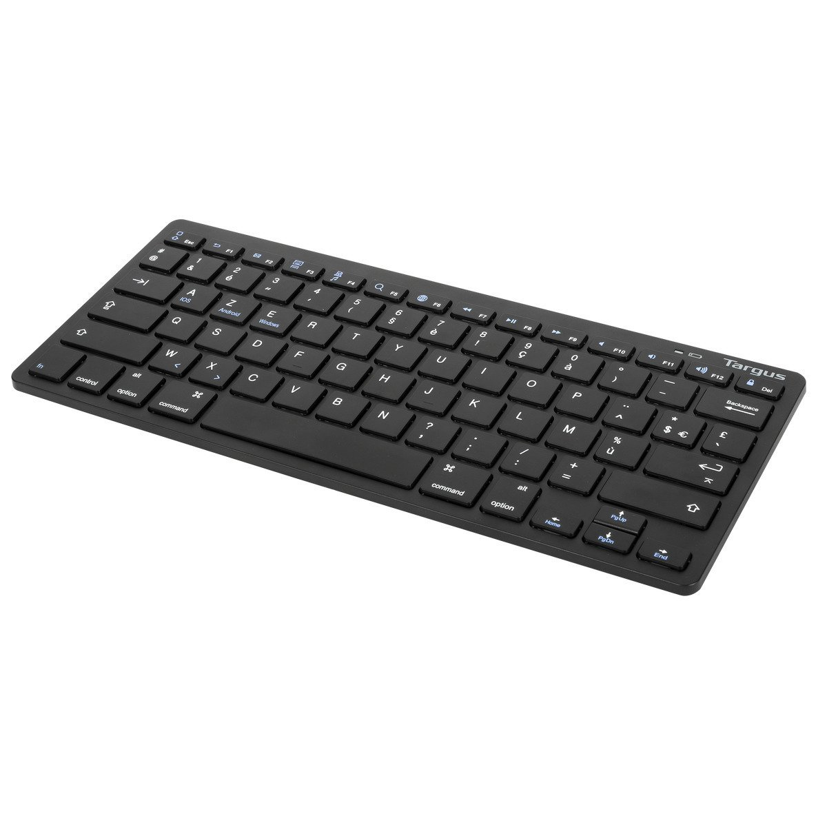 Schwarze kabellose Tastatur auf weißem Hintergrund.