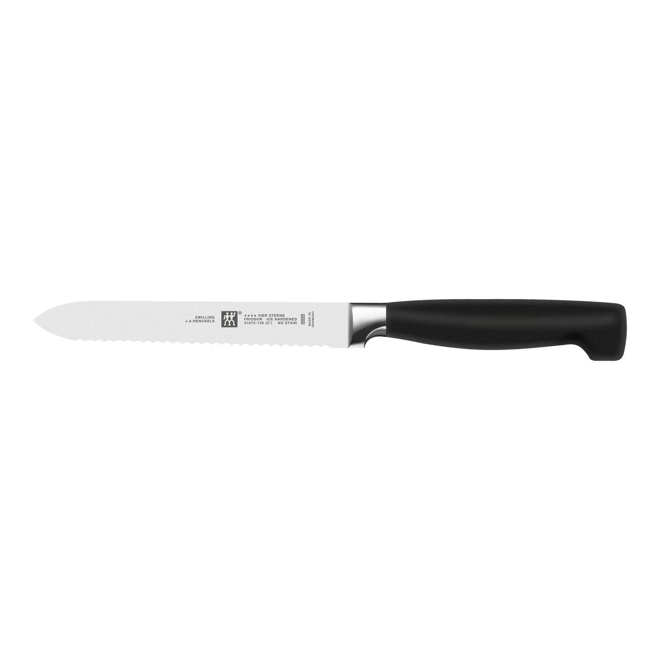 Ein gezacktes Messer mit schwarzem Griff auf weißem Hintergrund. Die Marke ist Zwillings.