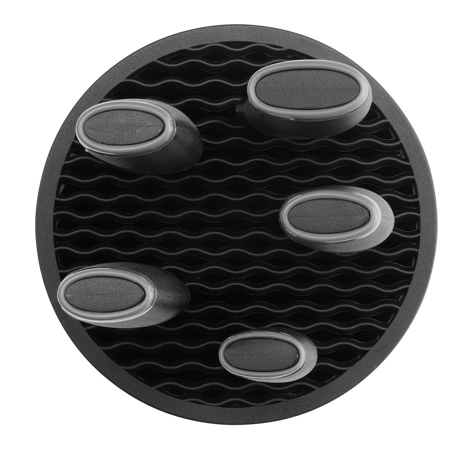 Czarny dyfuzor do suszarki do włosów z wieloma szarymi otworami w kształcie owalu, białe tło.