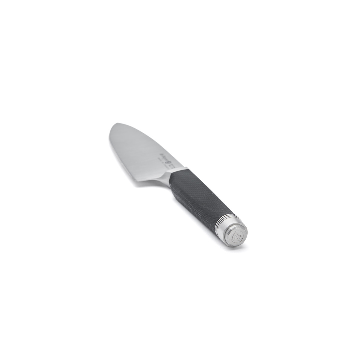 Kleines silbernes Messer auf weißem Hintergrund. Es hat einen dunklen Griff.