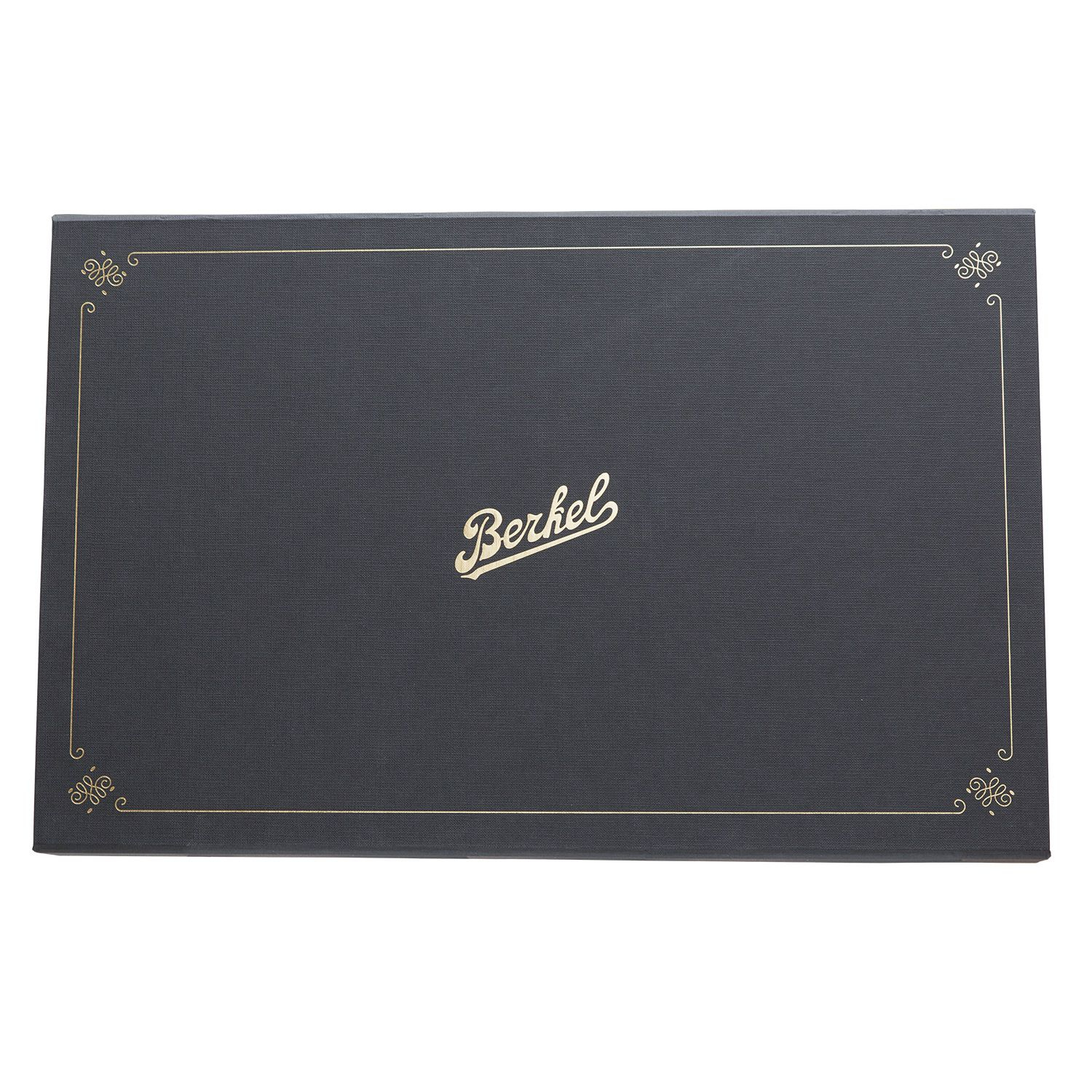 Zamknięte prostokątne pudełko ze złotym logo i obramowaniem.